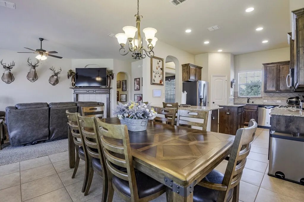 Single Family Residence For Sale in Ellis County , 115 Traveller Street, Waxahachie, Texas 75165, 3 Bedroom, 2 Bathroom, 2 Garage spaces, 1,894 Sqft, built in 2014, mls#21384925, Real Estate Agent in Waxahachie, Homes For Sale in Ellis county, Homes For Sale in Waxahachie, Realtor in Waxahachie Texas, Real Estate Brokerage Independent Realty Texas, Luminita Cordes Realtor