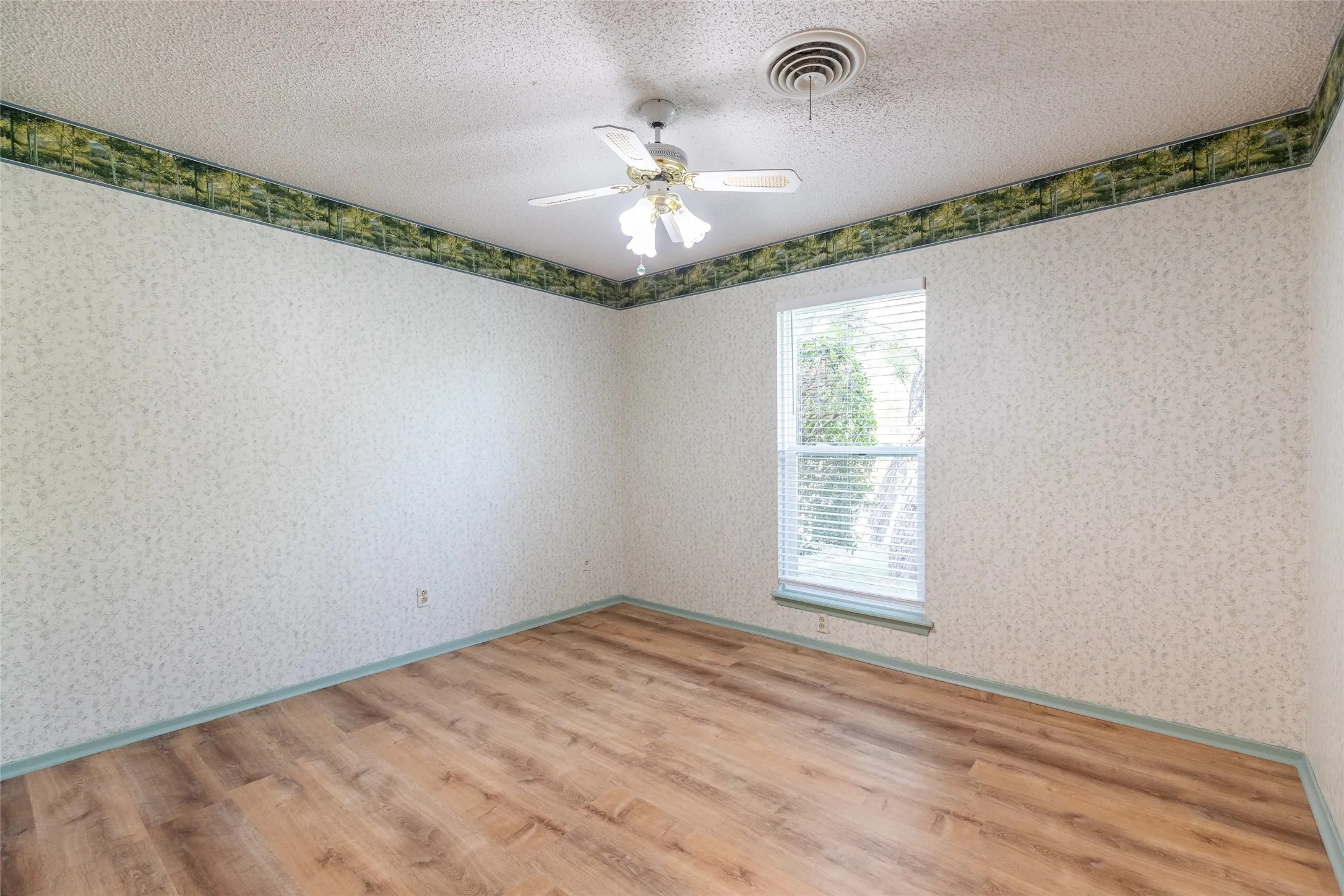 Single Family Residence For Rent in Taylor County , 2025 Lytle Trail, Abilene, Texas 79602, 4 Bedroom, 3 Bathroom, 2 Garage spaces, 2,290 Sqft, built in 1978, mls#21385580, Real Estate Agent in Abilene, Homes For Rent in Taylor county, Homes For Rent in Abilene, Realtor in Abilene Texas, Real Estate Brokerage Independent Realty Texas, Luminita Cordes Realtor