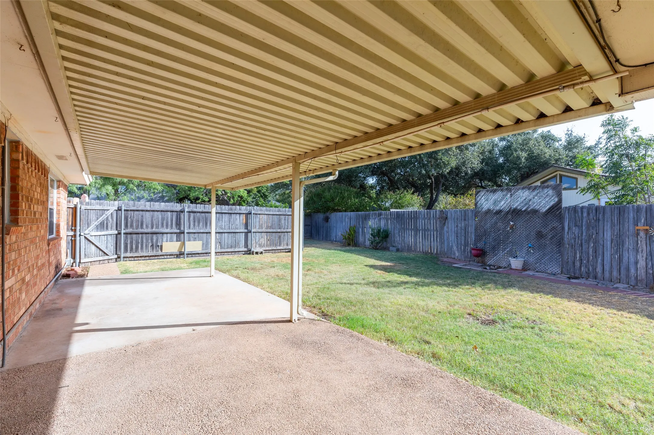 Single Family Residence For Rent in Taylor County , 2025 Lytle Trail, Abilene, Texas 79602, 4 Bedroom, 3 Bathroom, 2 Garage spaces, 2,290 Sqft, built in 1978, mls#21385580, Real Estate Agent in Abilene, Homes For Rent in Taylor county, Homes For Rent in Abilene, Realtor in Abilene Texas, Real Estate Brokerage Independent Realty Texas, Luminita Cordes Realtor