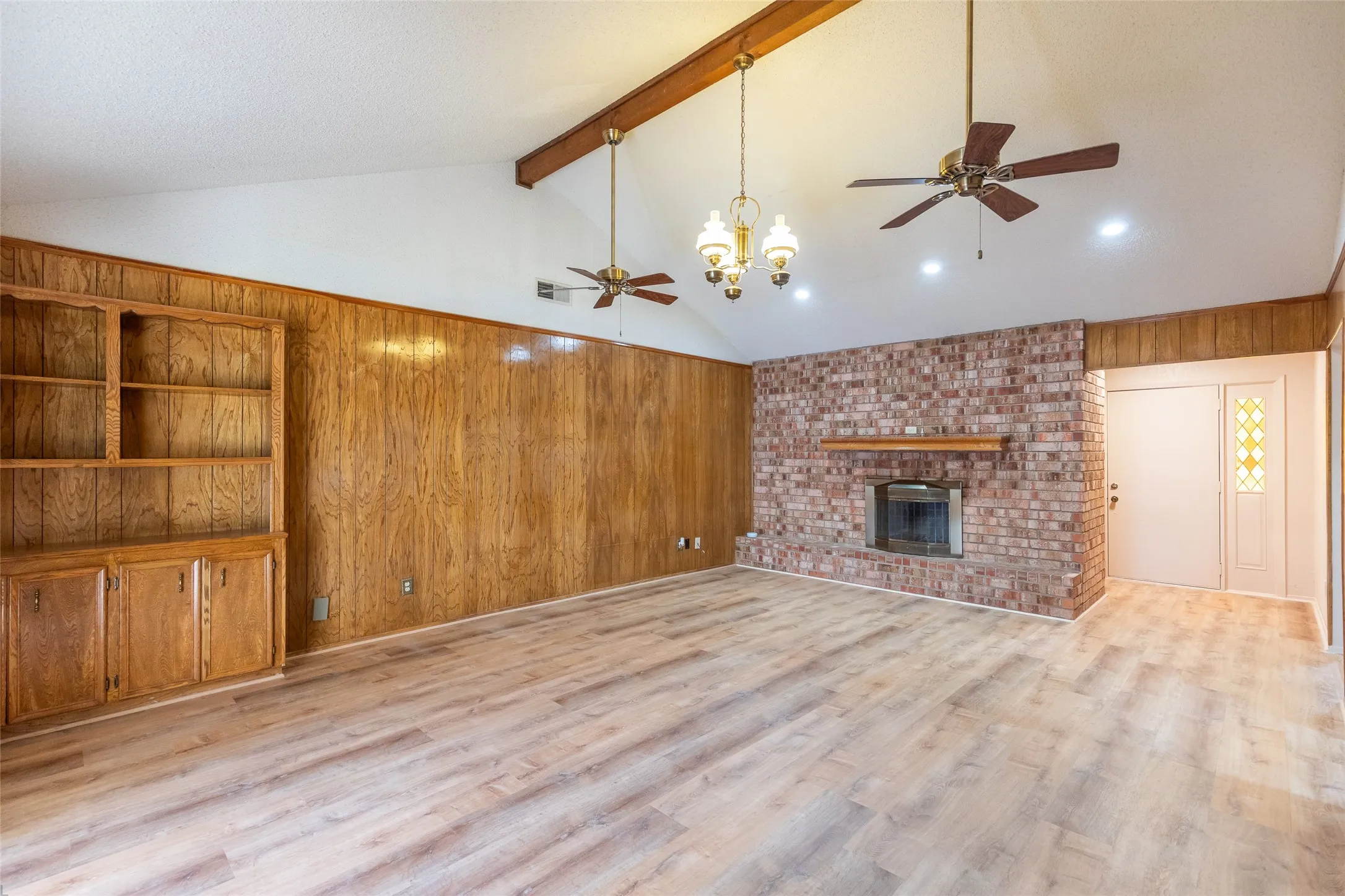 Single Family Residence For Rent in Taylor County , 2025 Lytle Trail, Abilene, Texas 79602, 4 Bedroom, 3 Bathroom, 2 Garage spaces, 2,290 Sqft, built in 1978, mls#21385580, Real Estate Agent in Abilene, Homes For Rent in Taylor county, Homes For Rent in Abilene, Realtor in Abilene Texas, Real Estate Brokerage Independent Realty Texas, Luminita Cordes Realtor