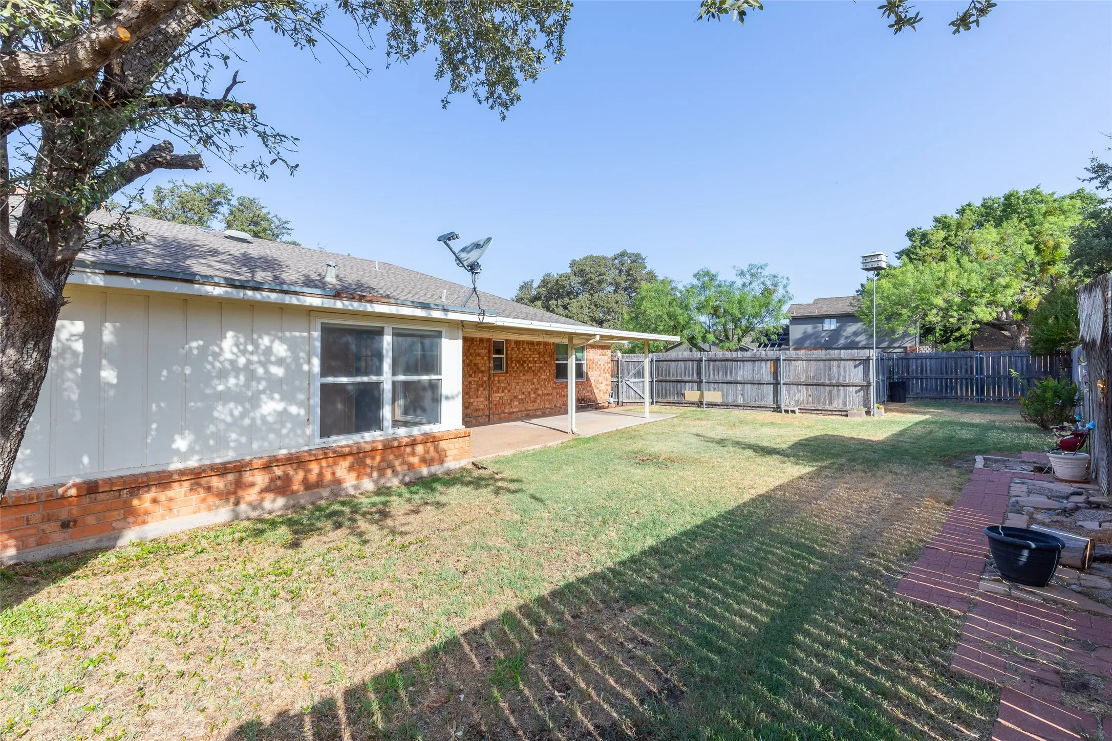 Single Family Residence For Rent in Taylor County , 2025 Lytle Trail, Abilene, Texas 79602, 4 Bedroom, 3 Bathroom, 2 Garage spaces, 2,290 Sqft, built in 1978, mls#21385580, Real Estate Agent in Abilene, Homes For Rent in Taylor county, Homes For Rent in Abilene, Realtor in Abilene Texas, Real Estate Brokerage Independent Realty Texas, Luminita Cordes Realtor