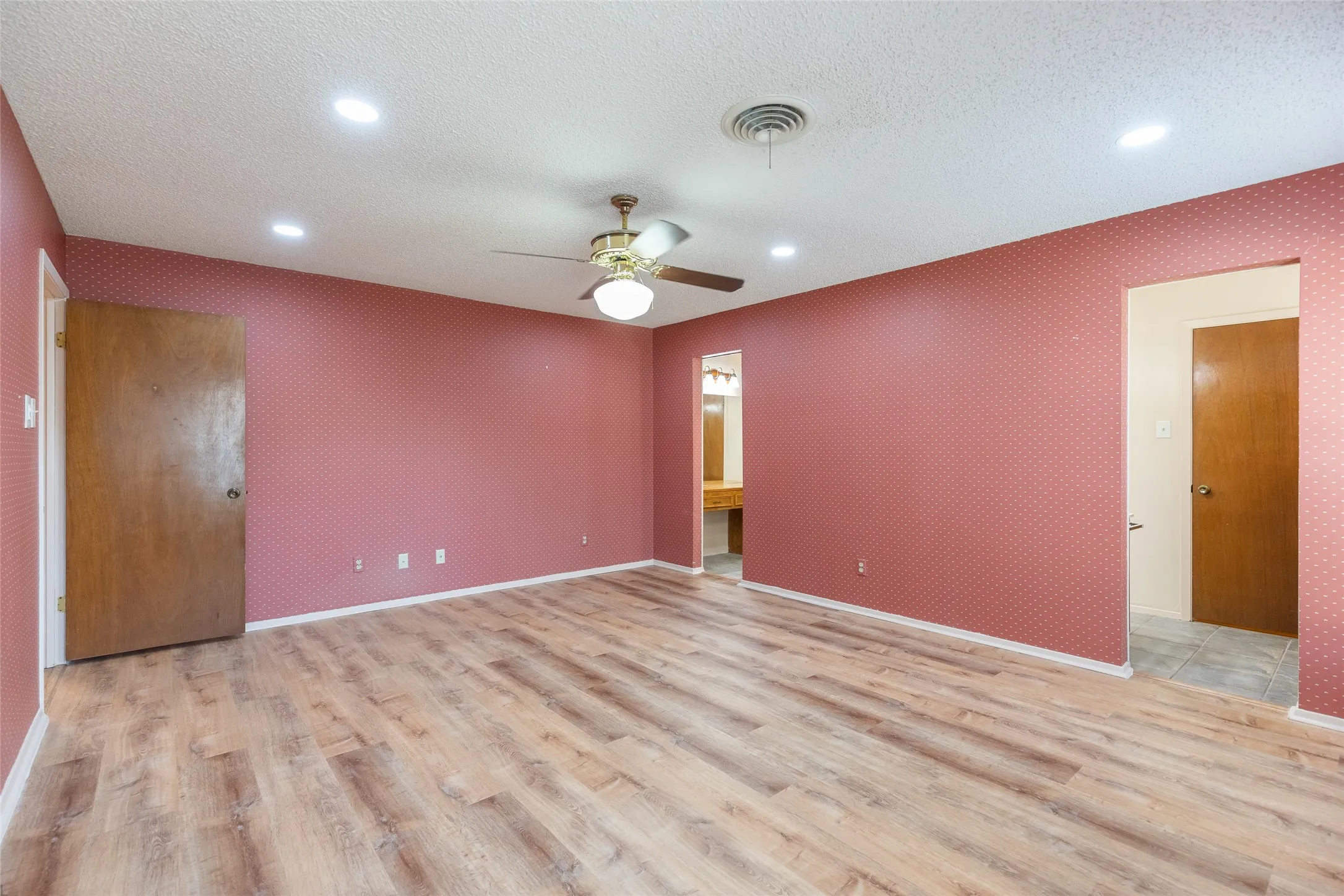 Single Family Residence For Rent in Taylor County , 2025 Lytle Trail, Abilene, Texas 79602, 4 Bedroom, 3 Bathroom, 2 Garage spaces, 2,290 Sqft, built in 1978, mls#21385580, Real Estate Agent in Abilene, Homes For Rent in Taylor county, Homes For Rent in Abilene, Realtor in Abilene Texas, Real Estate Brokerage Independent Realty Texas, Luminita Cordes Realtor