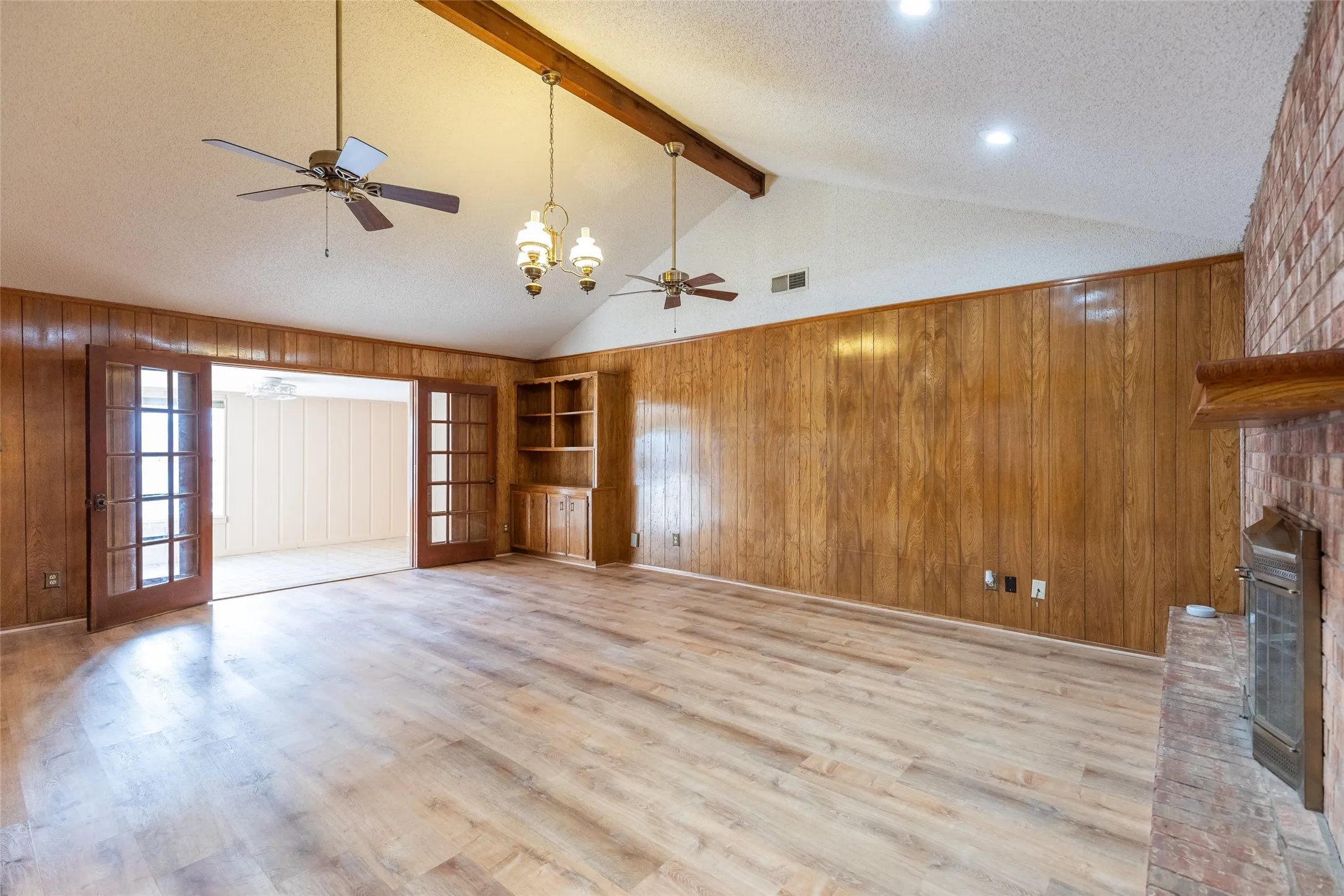 Single Family Residence For Rent in Taylor County , 2025 Lytle Trail, Abilene, Texas 79602, 4 Bedroom, 3 Bathroom, 2 Garage spaces, 2,290 Sqft, built in 1978, mls#21385580, Real Estate Agent in Abilene, Homes For Rent in Taylor county, Homes For Rent in Abilene, Realtor in Abilene Texas, Real Estate Brokerage Independent Realty Texas, Luminita Cordes Realtor
