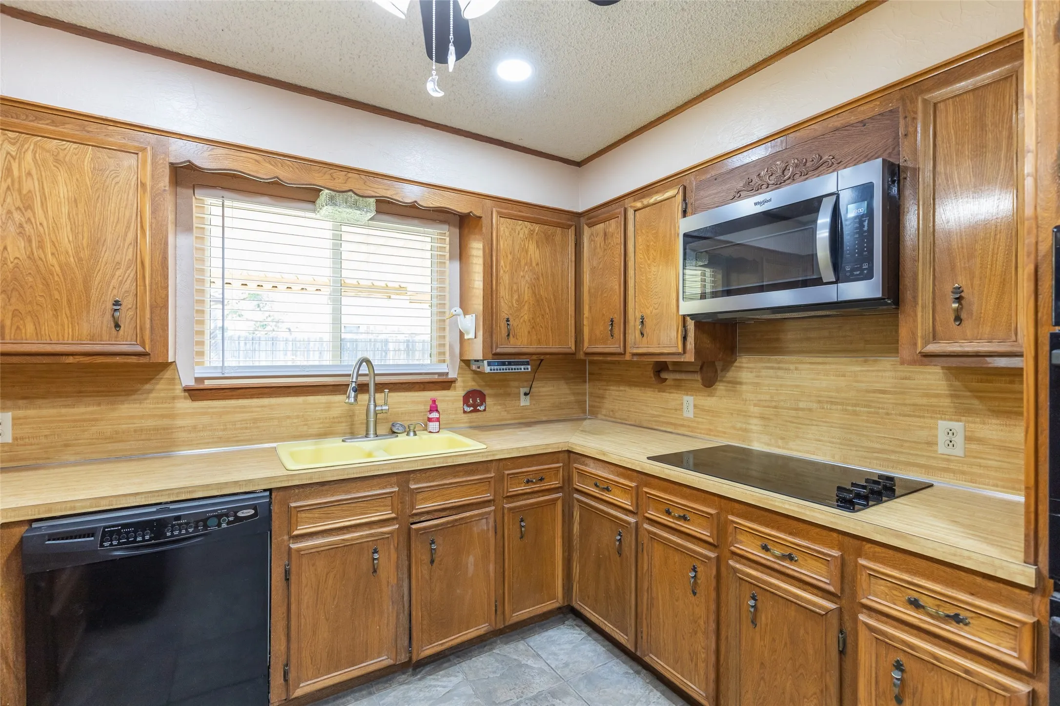 Single Family Residence For Rent in Taylor County , 2025 Lytle Trail, Abilene, Texas 79602, 4 Bedroom, 3 Bathroom, 2 Garage spaces, 2,290 Sqft, built in 1978, mls#21385580, Real Estate Agent in Abilene, Homes For Rent in Taylor county, Homes For Rent in Abilene, Realtor in Abilene Texas, Real Estate Brokerage Independent Realty Texas, Luminita Cordes Realtor