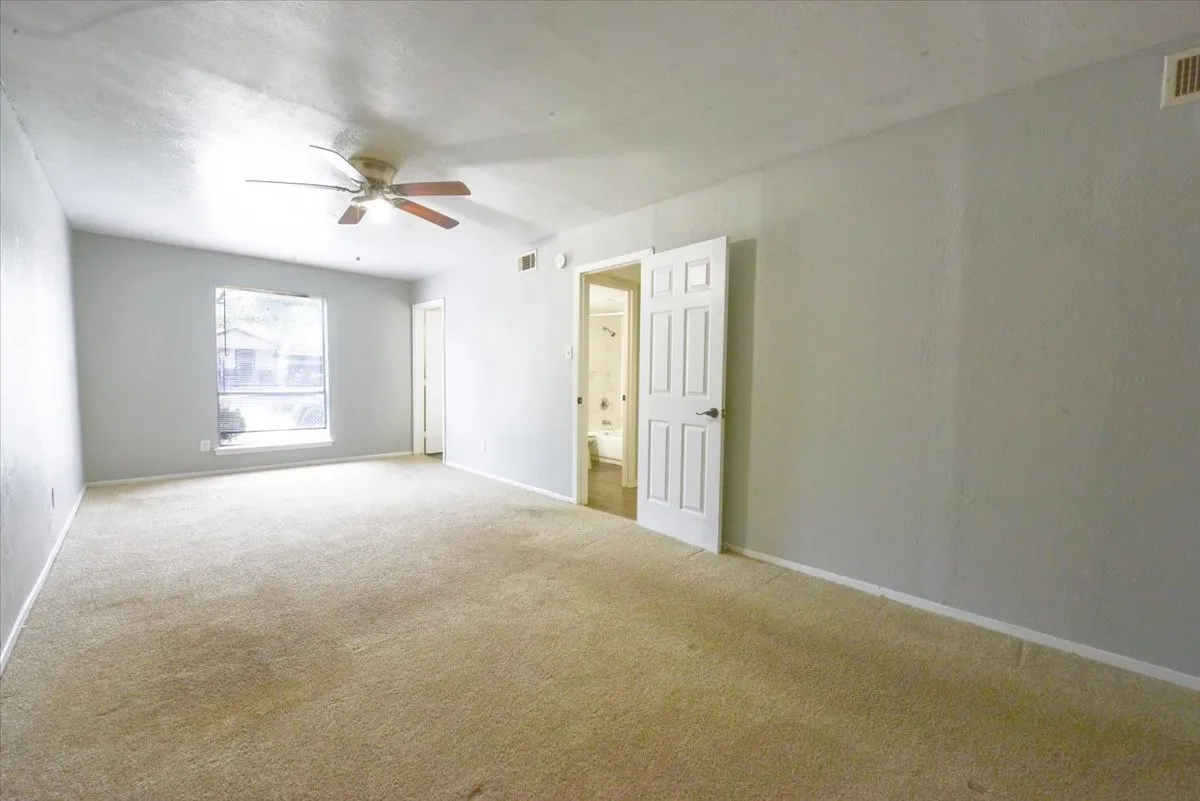 Single Family Residence For Rent in Dallas County , 4114 Ladale Drive, Dallas, Texas 75212, 3 Bedroom, 2 Bathroom, Garage spaces, 1,633 Sqft, built in 1973, mls#21386516, Real Estate Agent in Dallas, Homes For Rent in Dallas county, Homes For Rent in Dallas, Realtor in Dallas Texas, Real Estate Brokerage Independent Realty Texas, Luminita Cordes Realtor