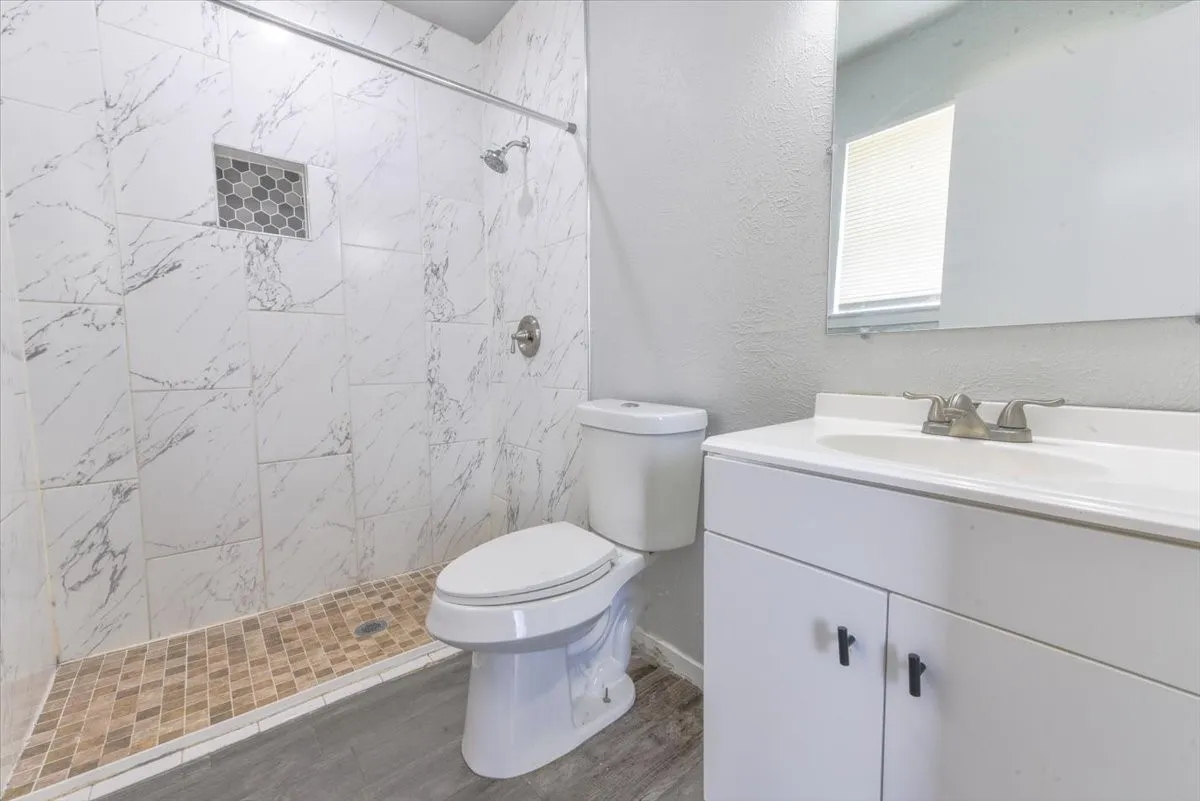 Single Family Residence For Rent in Dallas County , 4114 Ladale Drive, Dallas, Texas 75212, 3 Bedroom, 2 Bathroom, Garage spaces, 1,633 Sqft, built in 1973, mls#21386516, Real Estate Agent in Dallas, Homes For Rent in Dallas county, Homes For Rent in Dallas, Realtor in Dallas Texas, Real Estate Brokerage Independent Realty Texas, Luminita Cordes Realtor