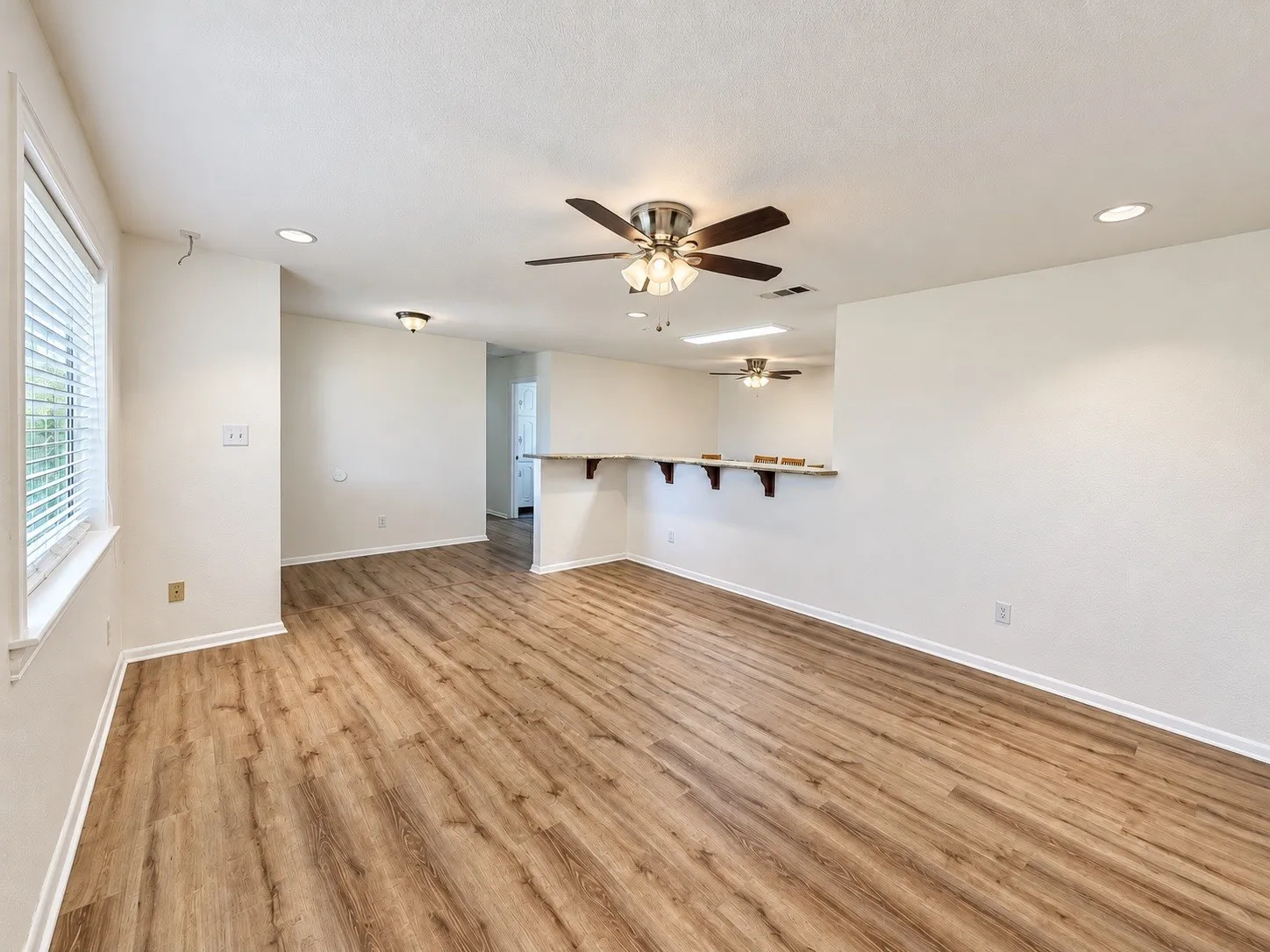 Single Family Residence For Rent in Collin County , 6913 Kerilan Lane, St Paul, Texas 75098, 4 Bedroom, 2 Bathroom, 2 Garage spaces, 1,556 Sqft, built in 1966, mls#21386517, Real Estate Agent in St Paul, Homes For Rent in Collin county, Homes For Rent in St Paul, Realtor in St Paul Texas, Real Estate Brokerage Independent Realty Texas, Luminita Cordes Realtor