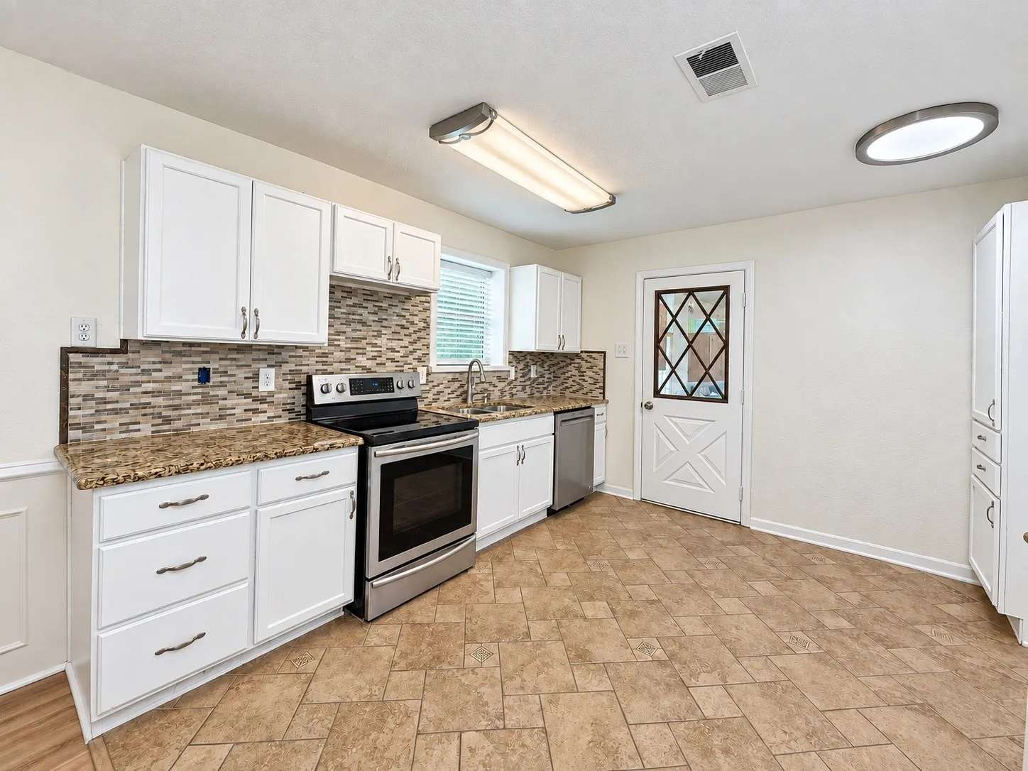 Single Family Residence For Rent in Collin County , 6913 Kerilan Lane, St Paul, Texas 75098, 4 Bedroom, 2 Bathroom, 2 Garage spaces, 1,556 Sqft, built in 1966, mls#21386517, Real Estate Agent in St Paul, Homes For Rent in Collin county, Homes For Rent in St Paul, Realtor in St Paul Texas, Real Estate Brokerage Independent Realty Texas, Luminita Cordes Realtor