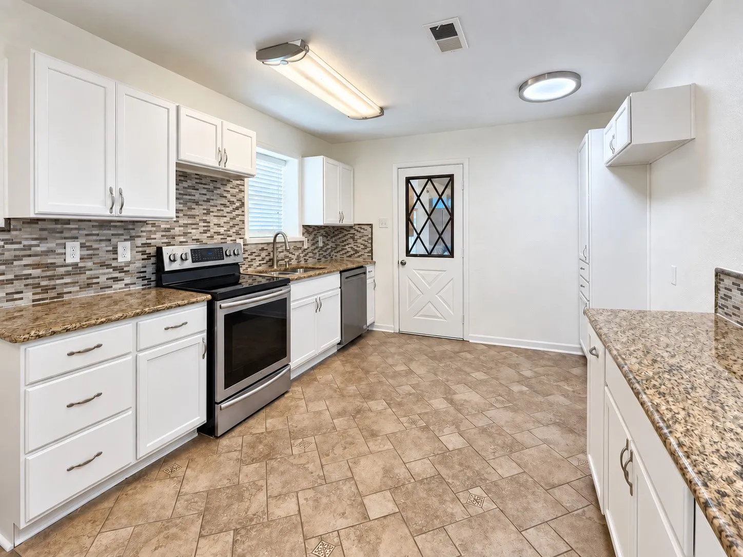 Single Family Residence For Rent in Collin County , 6913 Kerilan Lane, St Paul, Texas 75098, 4 Bedroom, 2 Bathroom, 2 Garage spaces, 1,556 Sqft, built in 1966, mls#21386517, Real Estate Agent in St Paul, Homes For Rent in Collin county, Homes For Rent in St Paul, Realtor in St Paul Texas, Real Estate Brokerage Independent Realty Texas, Luminita Cordes Realtor