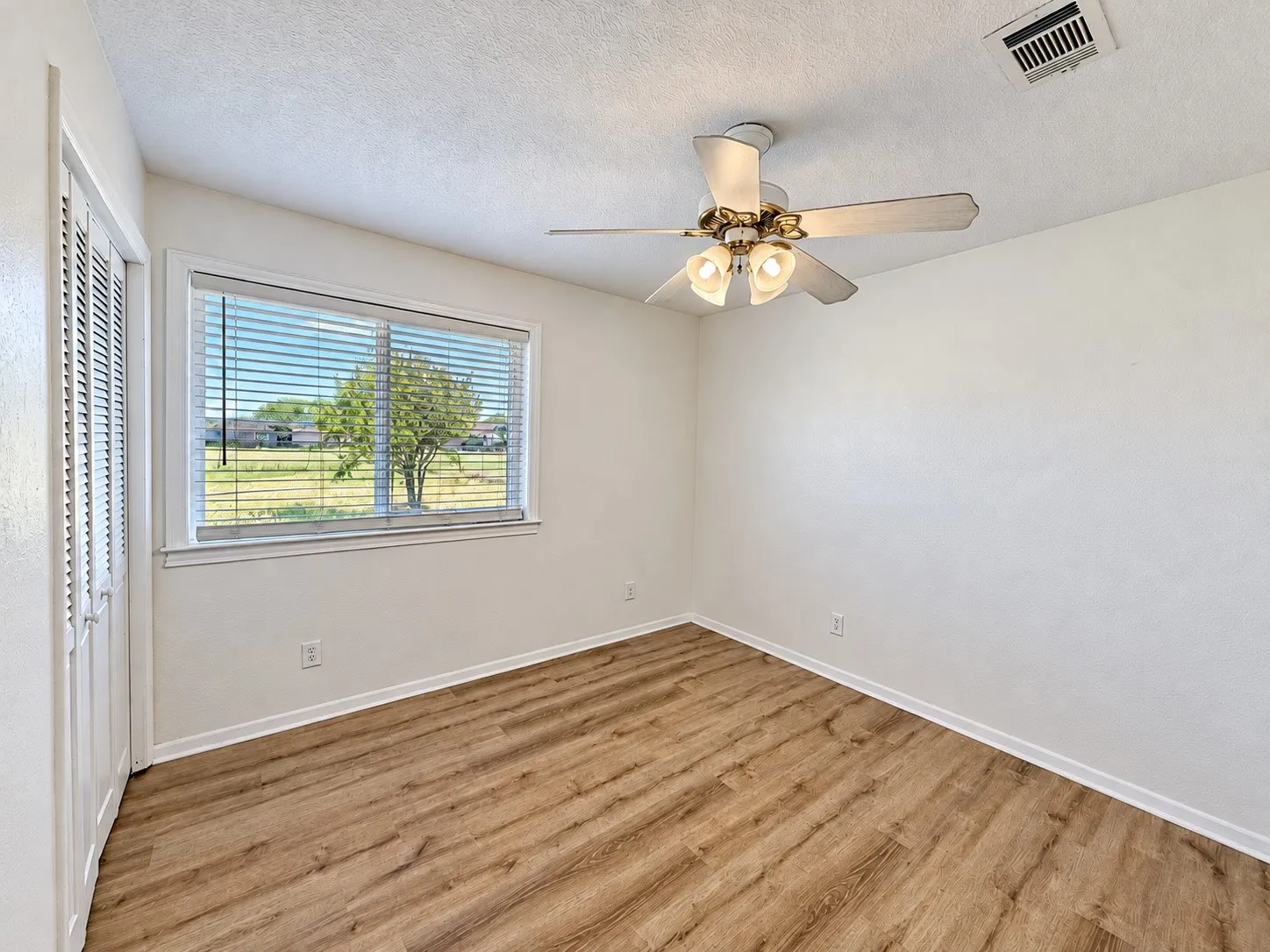 Single Family Residence For Rent in Collin County , 6913 Kerilan Lane, St Paul, Texas 75098, 4 Bedroom, 2 Bathroom, 2 Garage spaces, 1,556 Sqft, built in 1966, mls#21386517, Real Estate Agent in St Paul, Homes For Rent in Collin county, Homes For Rent in St Paul, Realtor in St Paul Texas, Real Estate Brokerage Independent Realty Texas, Luminita Cordes Realtor