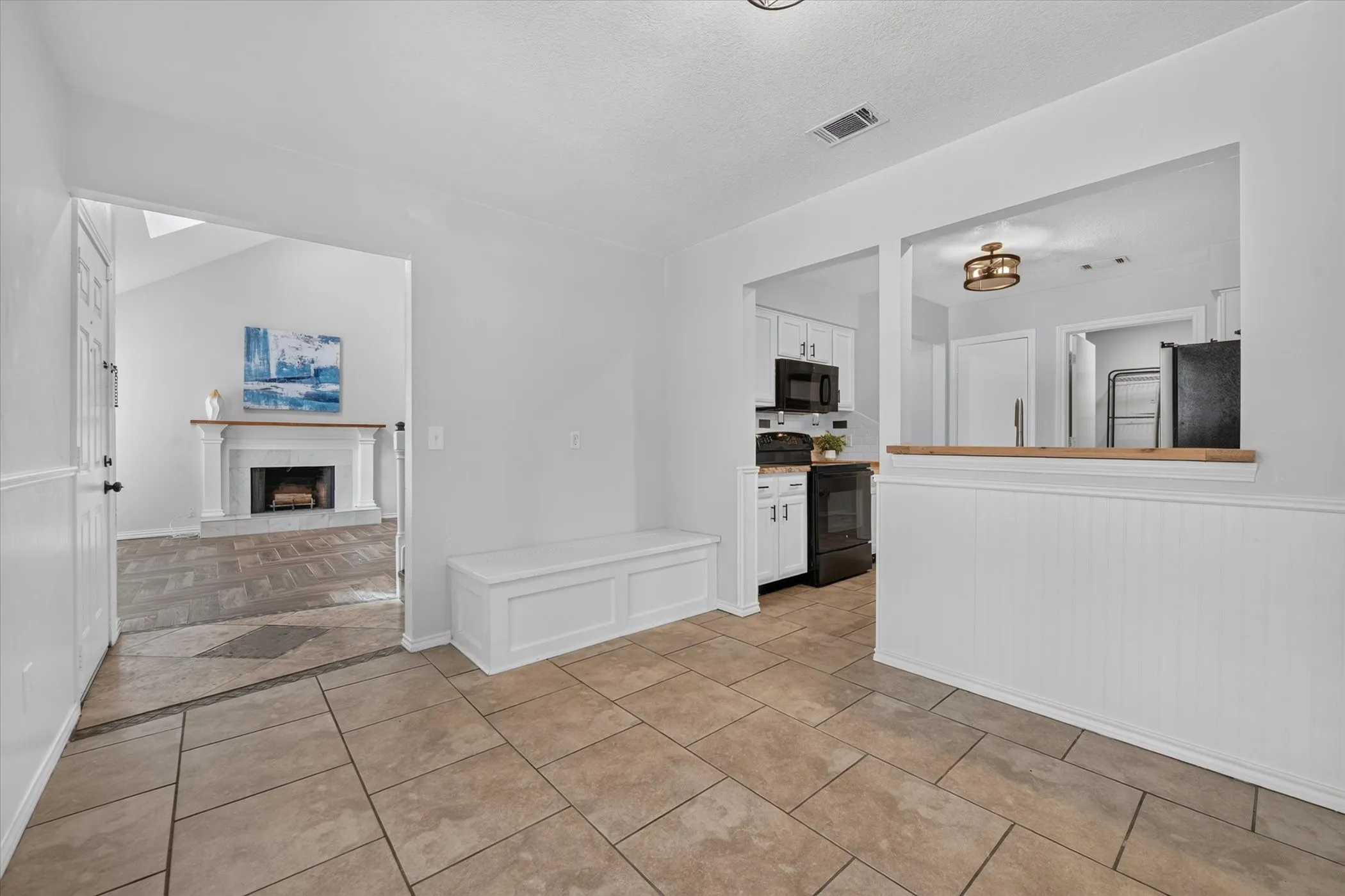 Condominium For Sale in Collin County , 17820 Windflower Way 1404, Dallas, Texas 75252, 2 Bedroom, 3 Bathroom, Garage spaces, 1,297 Sqft, built in 1985, mls#21386464, Real Estate Agent in Dallas, Homes For Sale in Collin county, Homes For Sale in Dallas, Realtor in Dallas Texas, Real Estate Brokerage Independent Realty Texas, Luminita Cordes Realtor