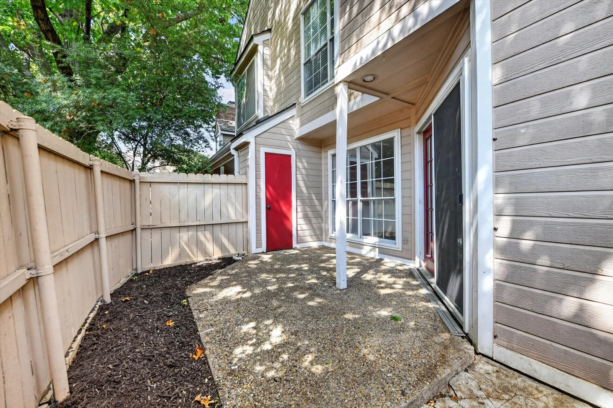 Condominium For Sale in Collin County , 17820 Windflower Way 1404, Dallas, Texas 75252, 2 Bedroom, 3 Bathroom, Garage spaces, 1,297 Sqft, built in 1985, mls#21386464, Real Estate Agent in Dallas, Homes For Sale in Collin county, Homes For Sale in Dallas, Realtor in Dallas Texas, Real Estate Brokerage Independent Realty Texas, Luminita Cordes Realtor