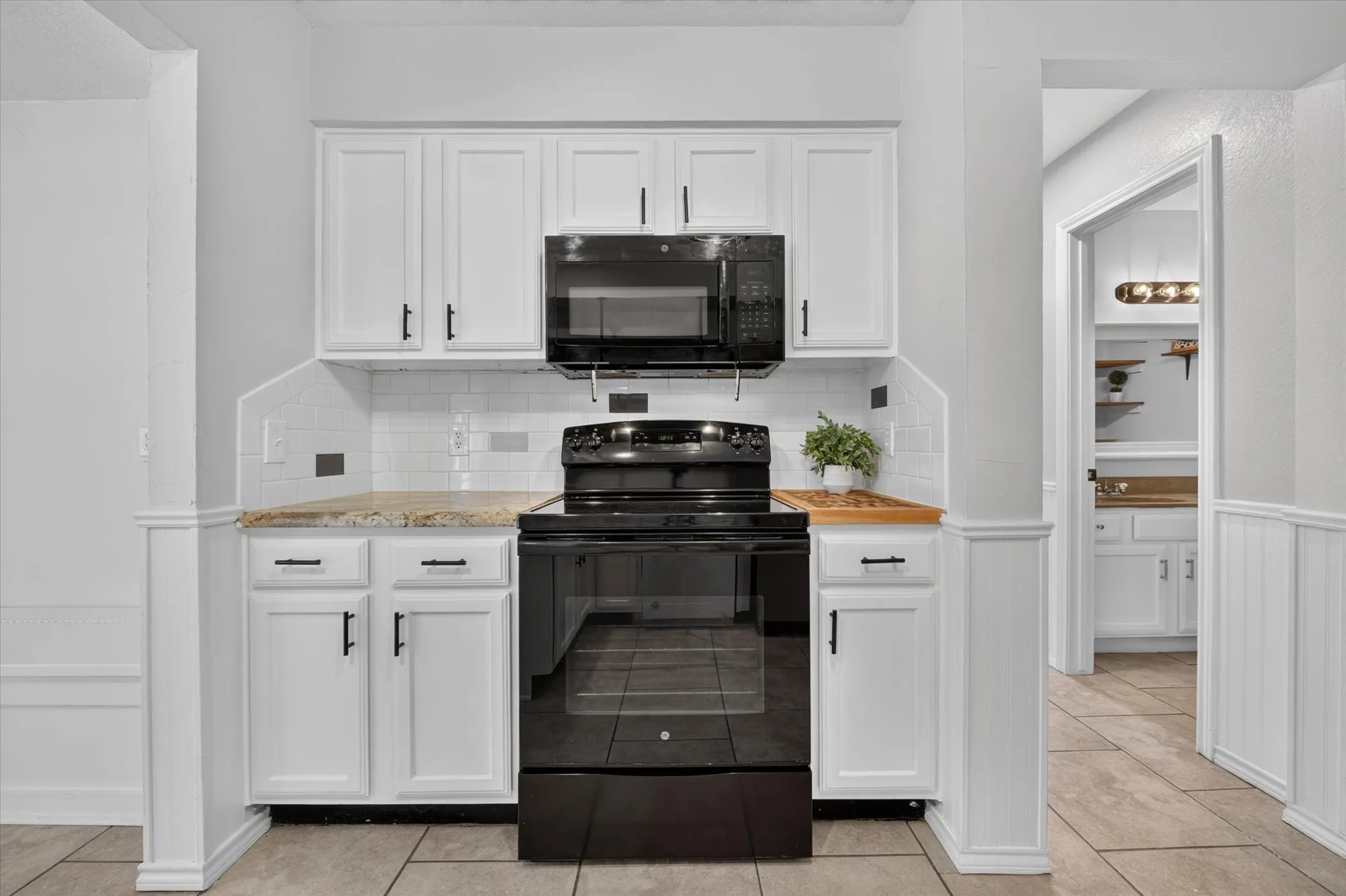 Condominium For Sale in Collin County , 17820 Windflower Way 1404, Dallas, Texas 75252, 2 Bedroom, 3 Bathroom, Garage spaces, 1,297 Sqft, built in 1985, mls#21386464, Real Estate Agent in Dallas, Homes For Sale in Collin county, Homes For Sale in Dallas, Realtor in Dallas Texas, Real Estate Brokerage Independent Realty Texas, Luminita Cordes Realtor