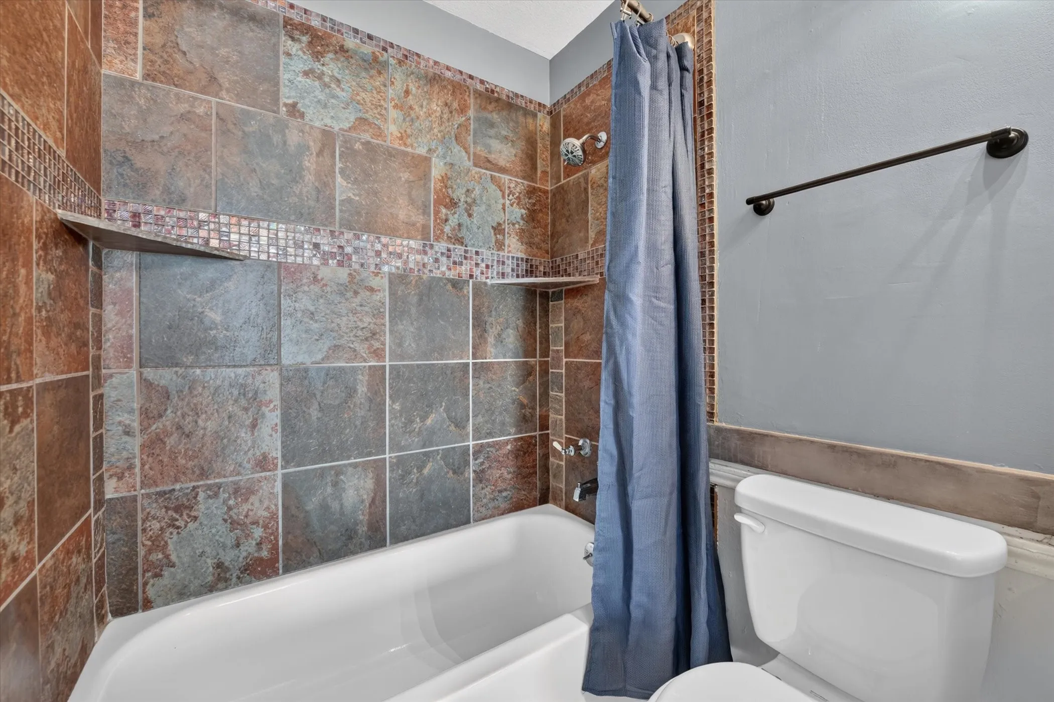 Condominium For Sale in Collin County , 17820 Windflower Way 1404, Dallas, Texas 75252, 2 Bedroom, 3 Bathroom, Garage spaces, 1,297 Sqft, built in 1985, mls#21386464, Real Estate Agent in Dallas, Homes For Sale in Collin county, Homes For Sale in Dallas, Realtor in Dallas Texas, Real Estate Brokerage Independent Realty Texas, Luminita Cordes Realtor