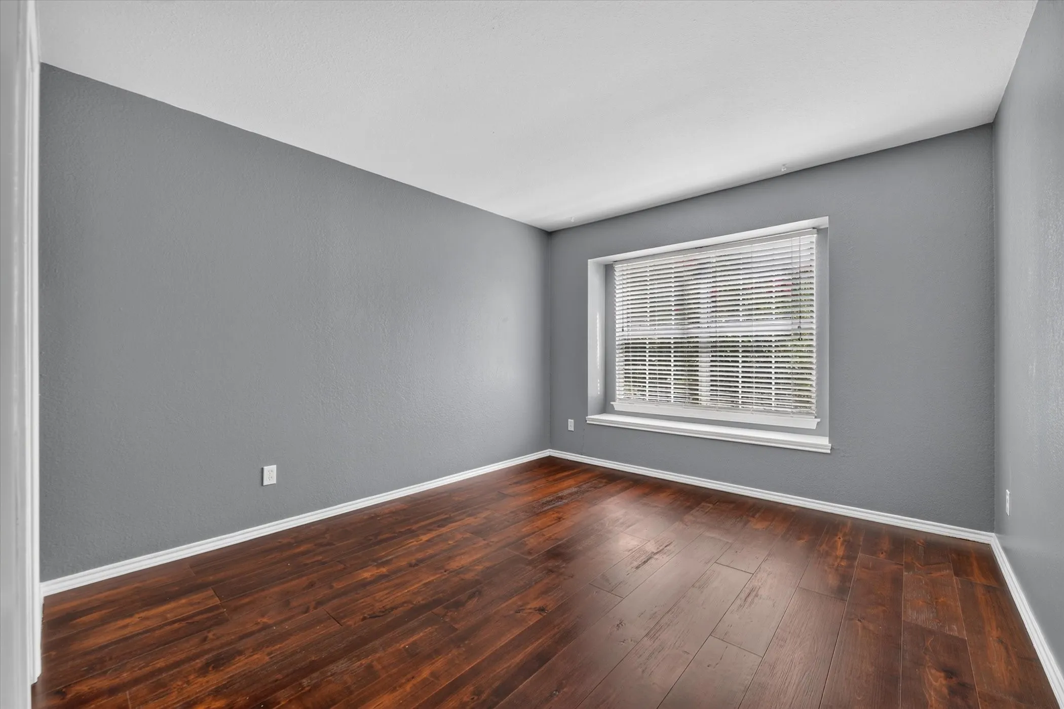 Secondary bedroom can easily be a second primary with it's ensuite bathroom.