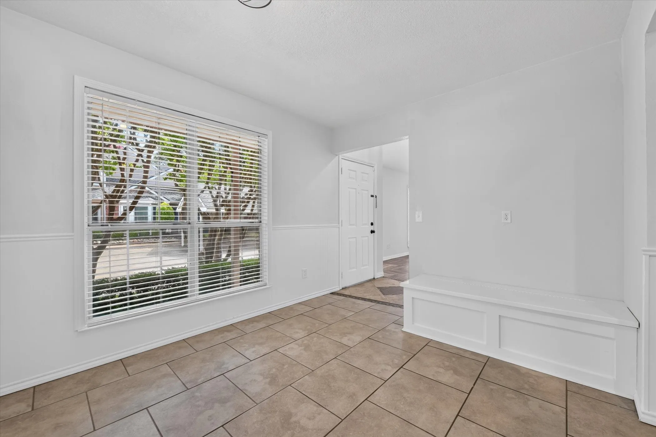 Condominium For Sale in Collin County , 17820 Windflower Way 1404, Dallas, Texas 75252, 2 Bedroom, 3 Bathroom, Garage spaces, 1,297 Sqft, built in 1985, mls#21386464, Real Estate Agent in Dallas, Homes For Sale in Collin county, Homes For Sale in Dallas, Realtor in Dallas Texas, Real Estate Brokerage Independent Realty Texas, Luminita Cordes Realtor