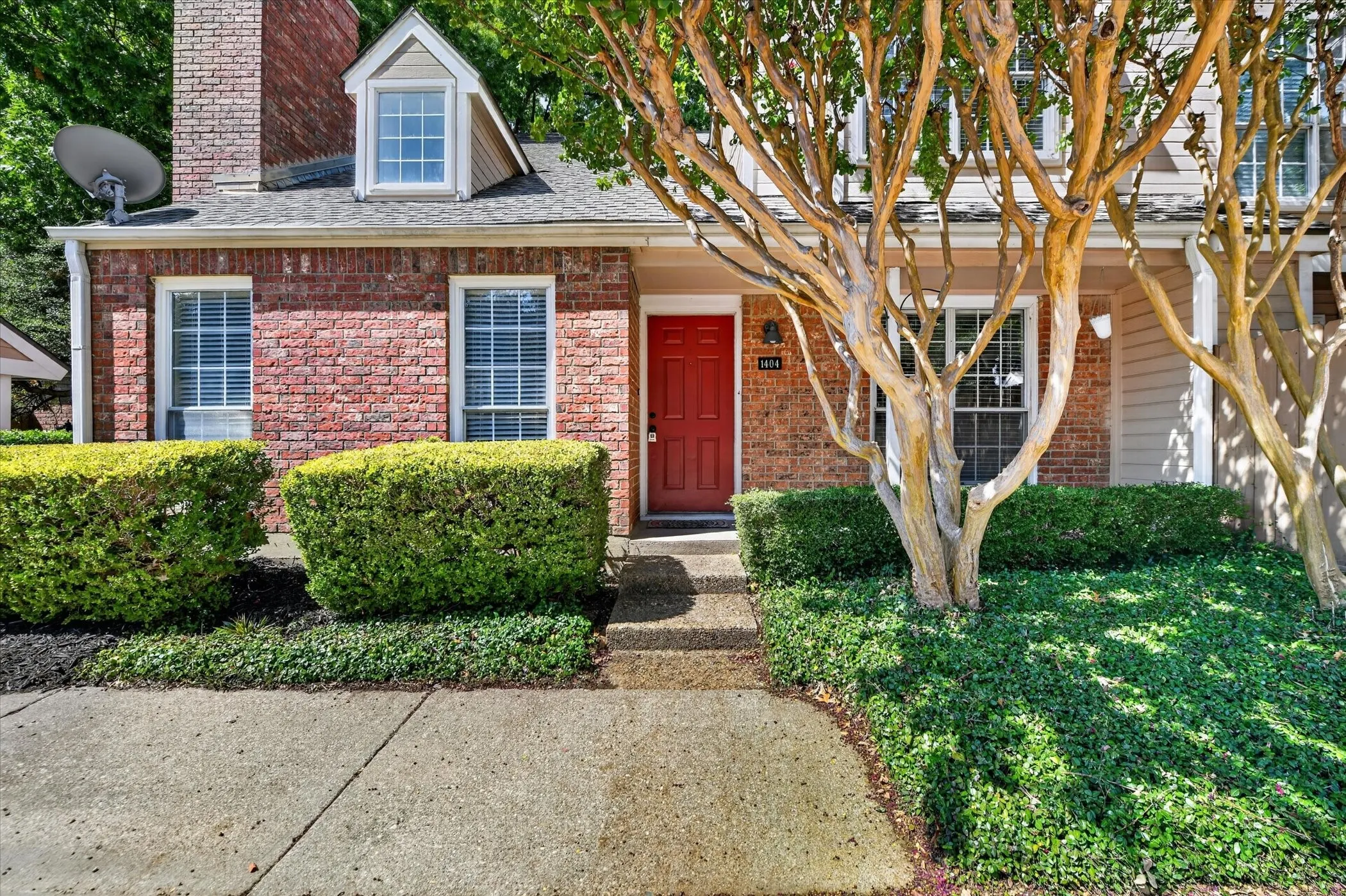 Condominium For Sale in Collin County , 17820 Windflower Way 1404, Dallas, Texas 75252, 2 Bedroom, 3 Bathroom, Garage spaces, 1,297 Sqft, built in 1985, mls#21386464, Real Estate Agent in Dallas, Homes For Sale in Collin county, Homes For Sale in Dallas, Realtor in Dallas Texas, Real Estate Brokerage Independent Realty Texas, Luminita Cordes Realtor