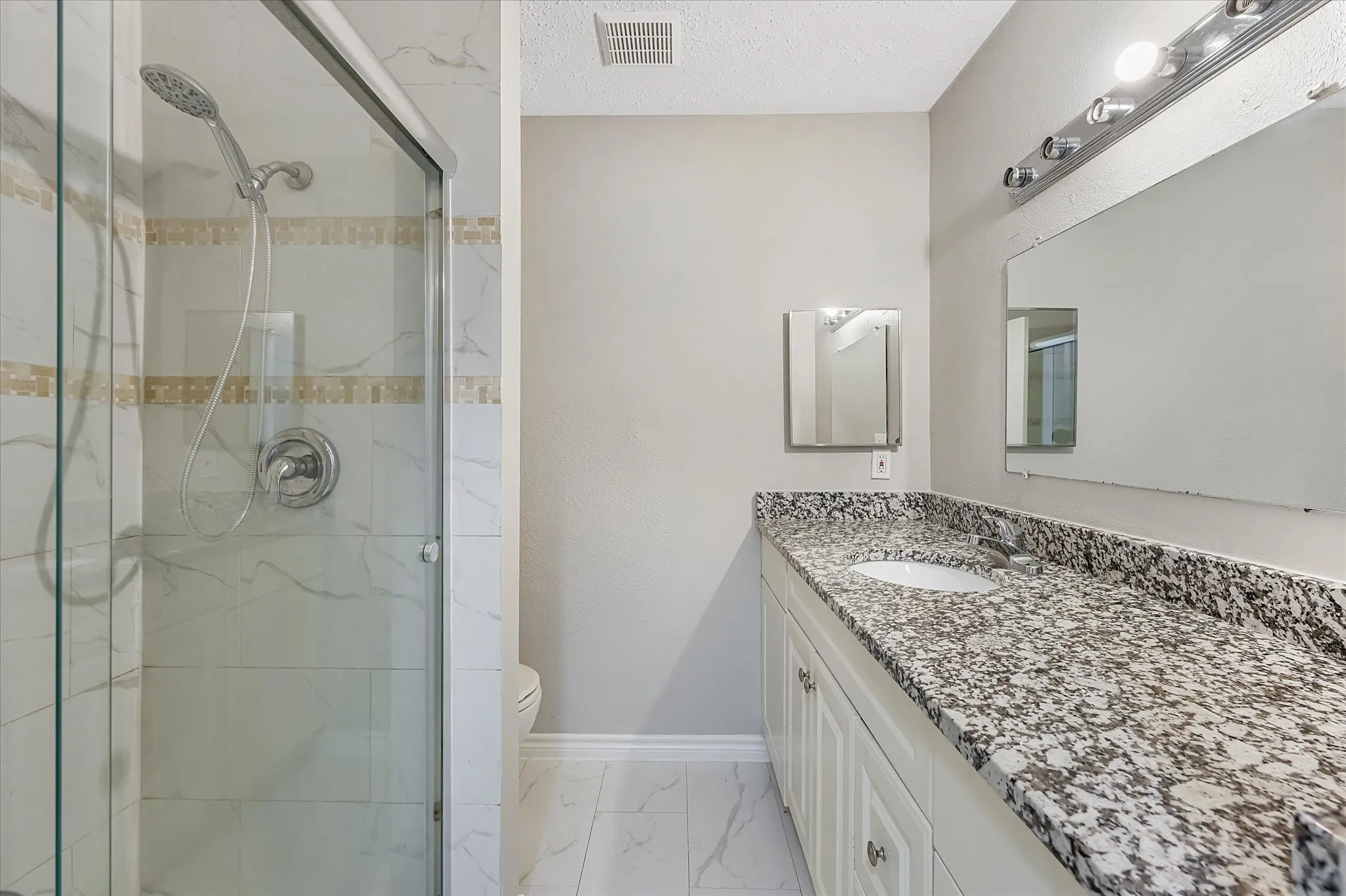 Townhouse For Sale in Dallas County , 3022 Eastpark Drive, Garland, Texas 75044, 4 Bedroom, 3 Bathroom, 2 Garage spaces, 1,842 Sqft, built in 1973, mls#21386202, Real Estate Agent in Garland, Homes For Sale in Dallas county, Homes For Sale in Garland, Realtor in Garland Texas, Real Estate Brokerage Independent Realty Texas, Luminita Cordes Realtor
