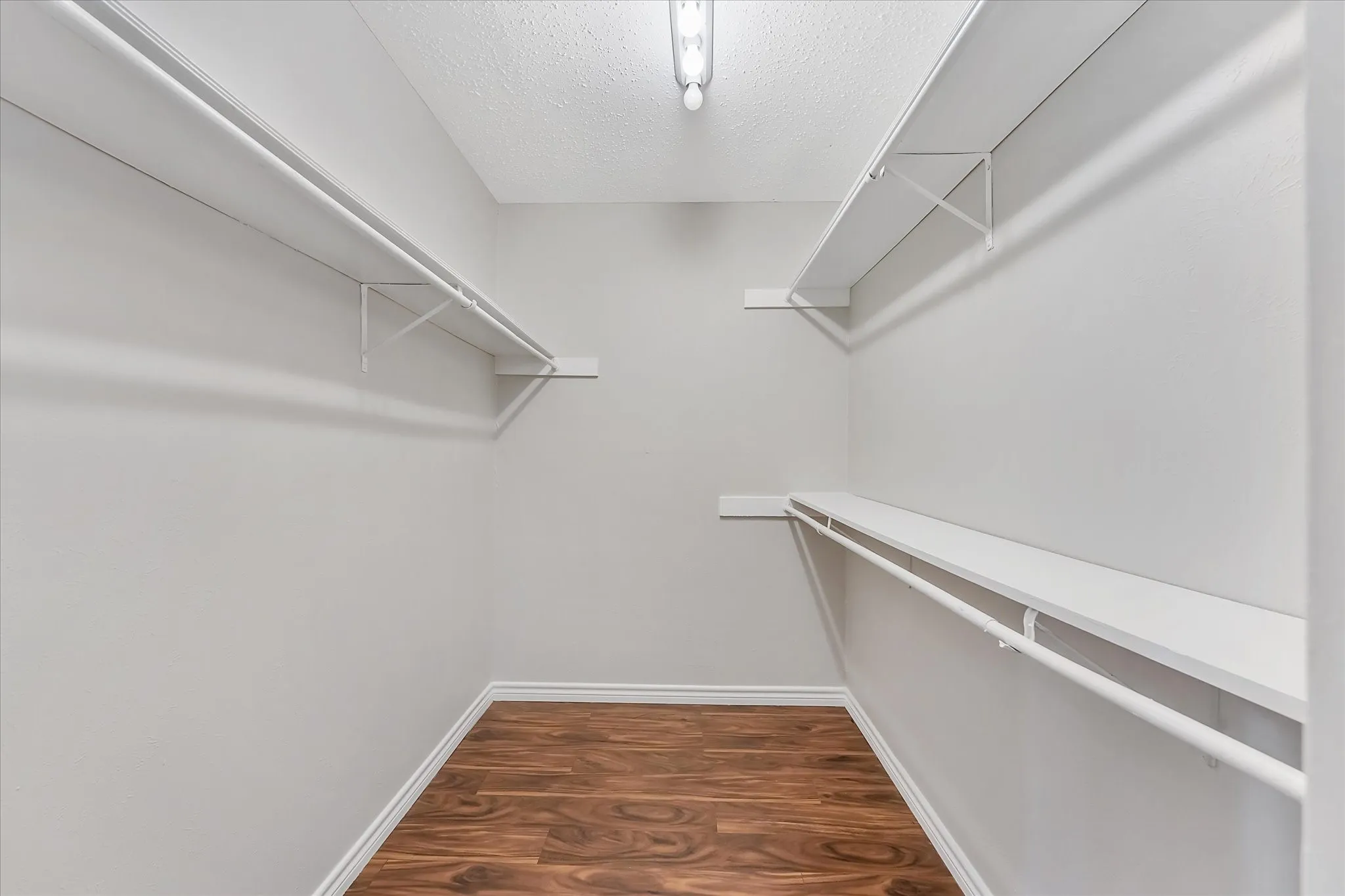 Townhouse For Sale in Dallas County , 3022 Eastpark Drive, Garland, Texas 75044, 4 Bedroom, 3 Bathroom, 2 Garage spaces, 1,842 Sqft, built in 1973, mls#21386202, Real Estate Agent in Garland, Homes For Sale in Dallas county, Homes For Sale in Garland, Realtor in Garland Texas, Real Estate Brokerage Independent Realty Texas, Luminita Cordes Realtor