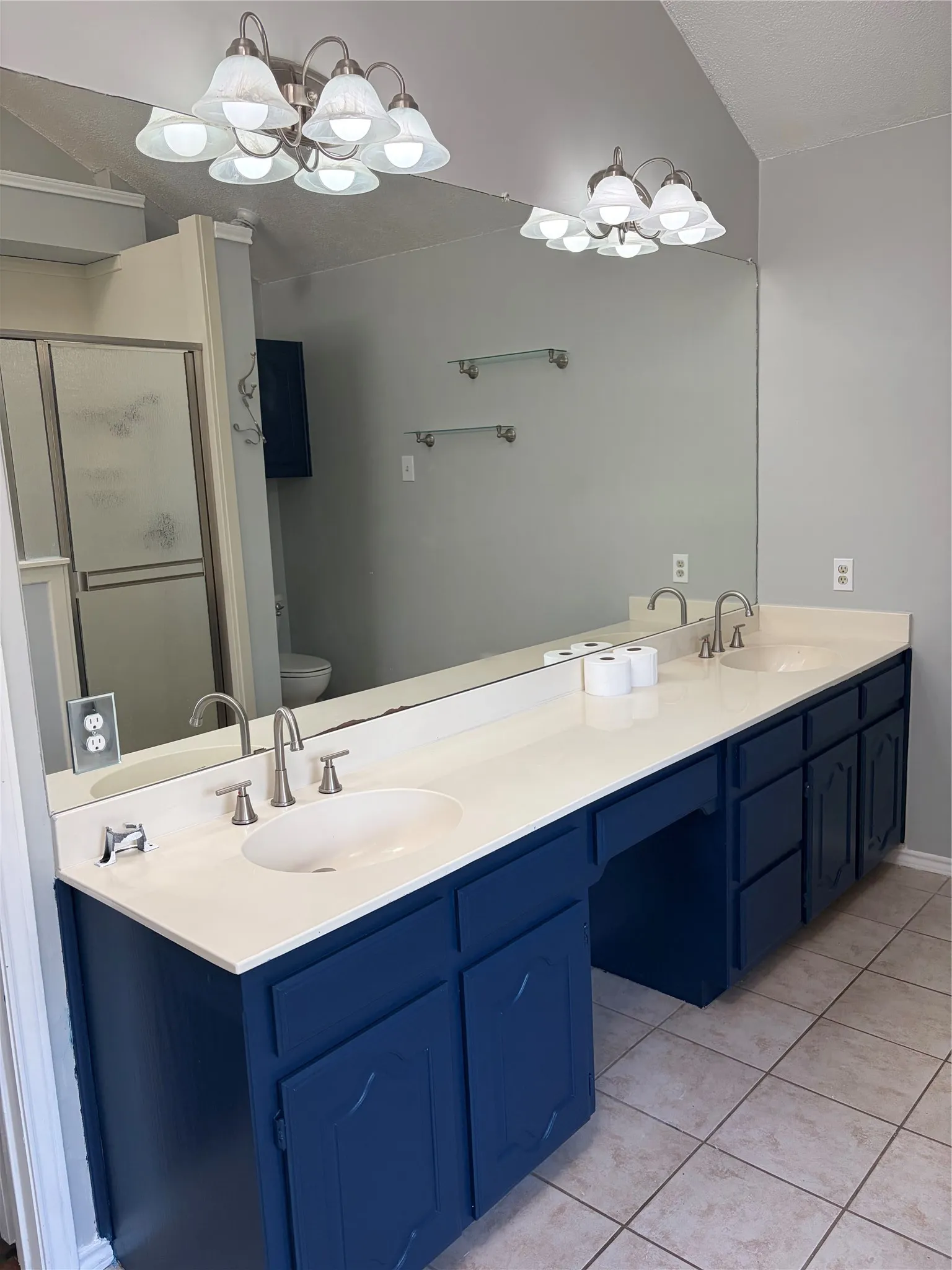 Single Family Residence For Rent in Denton County , 1911 Buffalo Bend Drive, Lewisville, Texas 75067, 4 Bedroom, 3 Bathroom, 2 Garage spaces, 2,473 Sqft, built in 1987, mls#21386441, Real Estate Agent in Lewisville, Homes For Rent in Denton county, Homes For Rent in Lewisville, Realtor in Lewisville Texas, Real Estate Brokerage Independent Realty Texas, Luminita Cordes Realtor