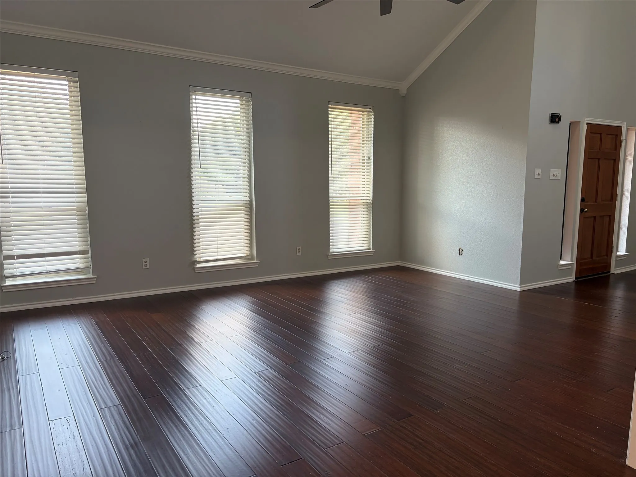 Single Family Residence For Rent in Denton County , 1911 Buffalo Bend Drive, Lewisville, Texas 75067, 4 Bedroom, 3 Bathroom, 2 Garage spaces, 2,473 Sqft, built in 1987, mls#21386441, Real Estate Agent in Lewisville, Homes For Rent in Denton county, Homes For Rent in Lewisville, Realtor in Lewisville Texas, Real Estate Brokerage Independent Realty Texas, Luminita Cordes Realtor