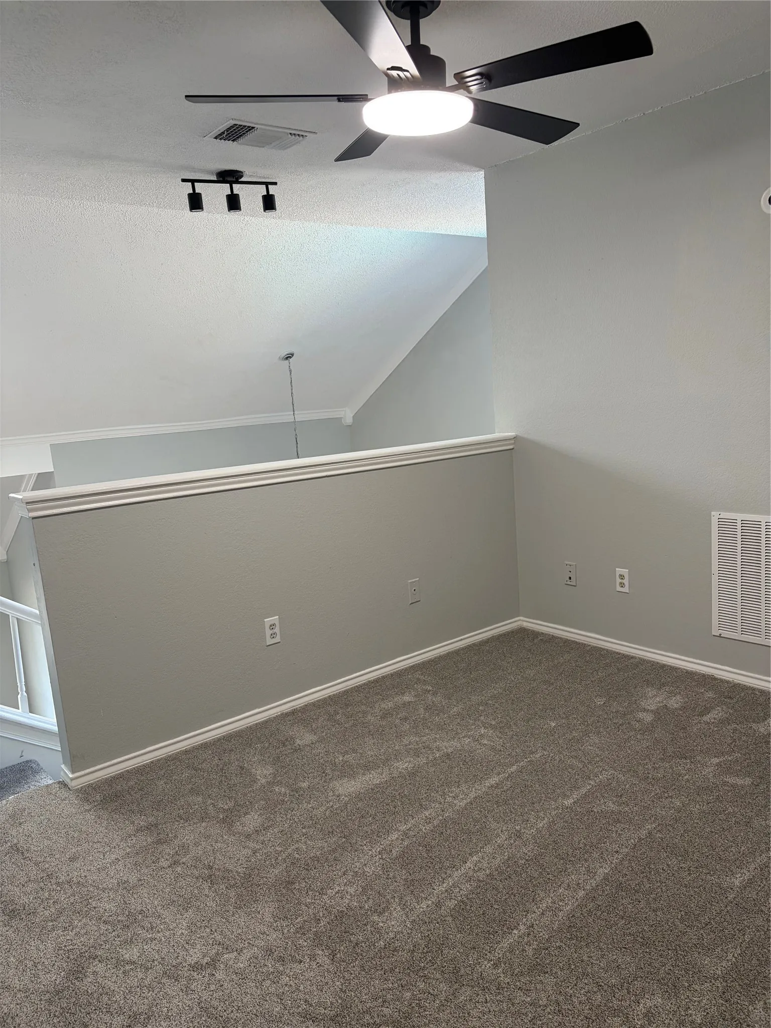 Single Family Residence For Rent in Denton County , 1911 Buffalo Bend Drive, Lewisville, Texas 75067, 4 Bedroom, 3 Bathroom, 2 Garage spaces, 2,473 Sqft, built in 1987, mls#21386441, Real Estate Agent in Lewisville, Homes For Rent in Denton county, Homes For Rent in Lewisville, Realtor in Lewisville Texas, Real Estate Brokerage Independent Realty Texas, Luminita Cordes Realtor