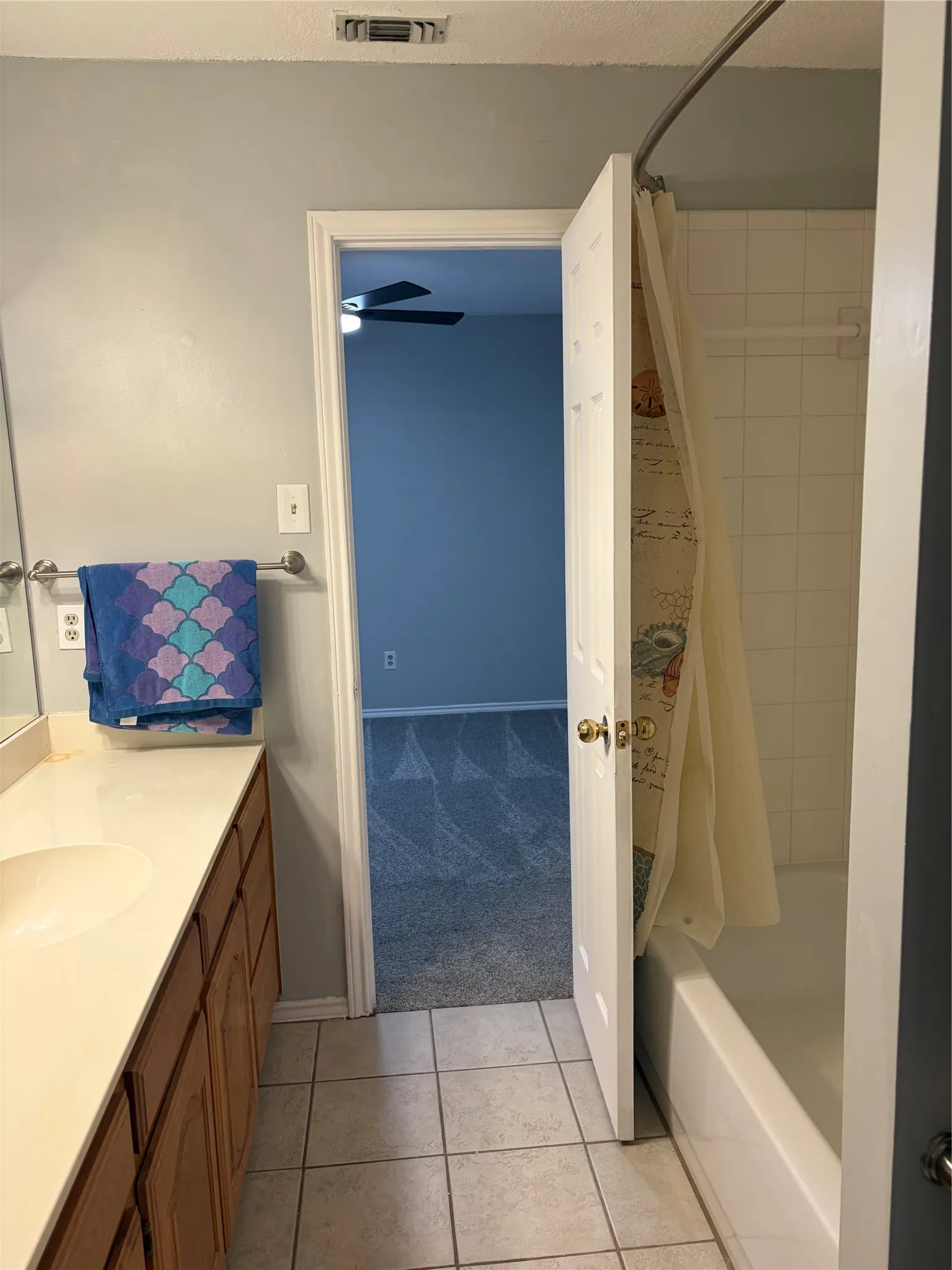 Single Family Residence For Rent in Denton County , 1911 Buffalo Bend Drive, Lewisville, Texas 75067, 4 Bedroom, 3 Bathroom, 2 Garage spaces, 2,473 Sqft, built in 1987, mls#21386441, Real Estate Agent in Lewisville, Homes For Rent in Denton county, Homes For Rent in Lewisville, Realtor in Lewisville Texas, Real Estate Brokerage Independent Realty Texas, Luminita Cordes Realtor