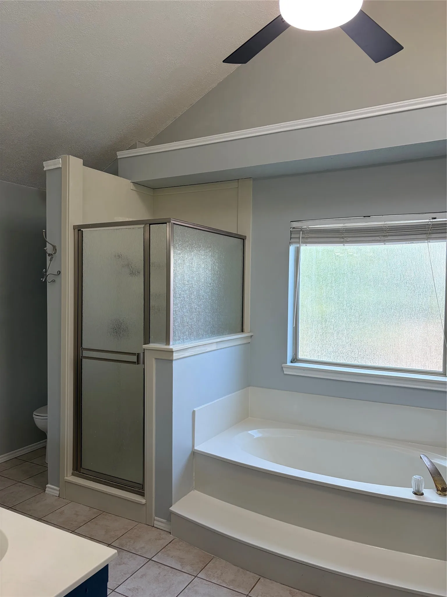 Single Family Residence For Rent in Denton County , 1911 Buffalo Bend Drive, Lewisville, Texas 75067, 4 Bedroom, 3 Bathroom, 2 Garage spaces, 2,473 Sqft, built in 1987, mls#21386441, Real Estate Agent in Lewisville, Homes For Rent in Denton county, Homes For Rent in Lewisville, Realtor in Lewisville Texas, Real Estate Brokerage Independent Realty Texas, Luminita Cordes Realtor