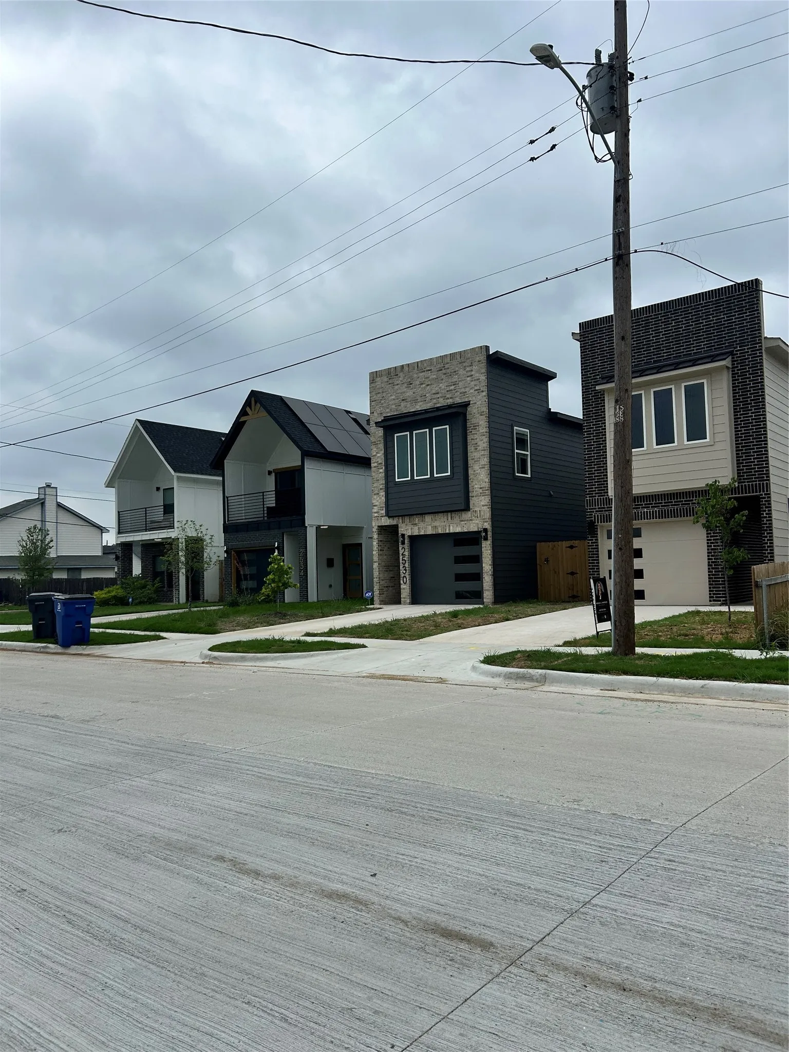 Single Family Residence For Sale in Harris County , 3311 Bremond Street, Houston, Texas 77004, 2 Bedroom, 1 Bathroom, Garage spaces, 1,420 Sqft, built in 1928, mls#21386520, Real Estate Agent in Houston, Homes For Sale in Harris county, Homes For Sale in Houston, Realtor in Houston Texas, Real Estate Brokerage Independent Realty Texas, Luminita Cordes Realtor