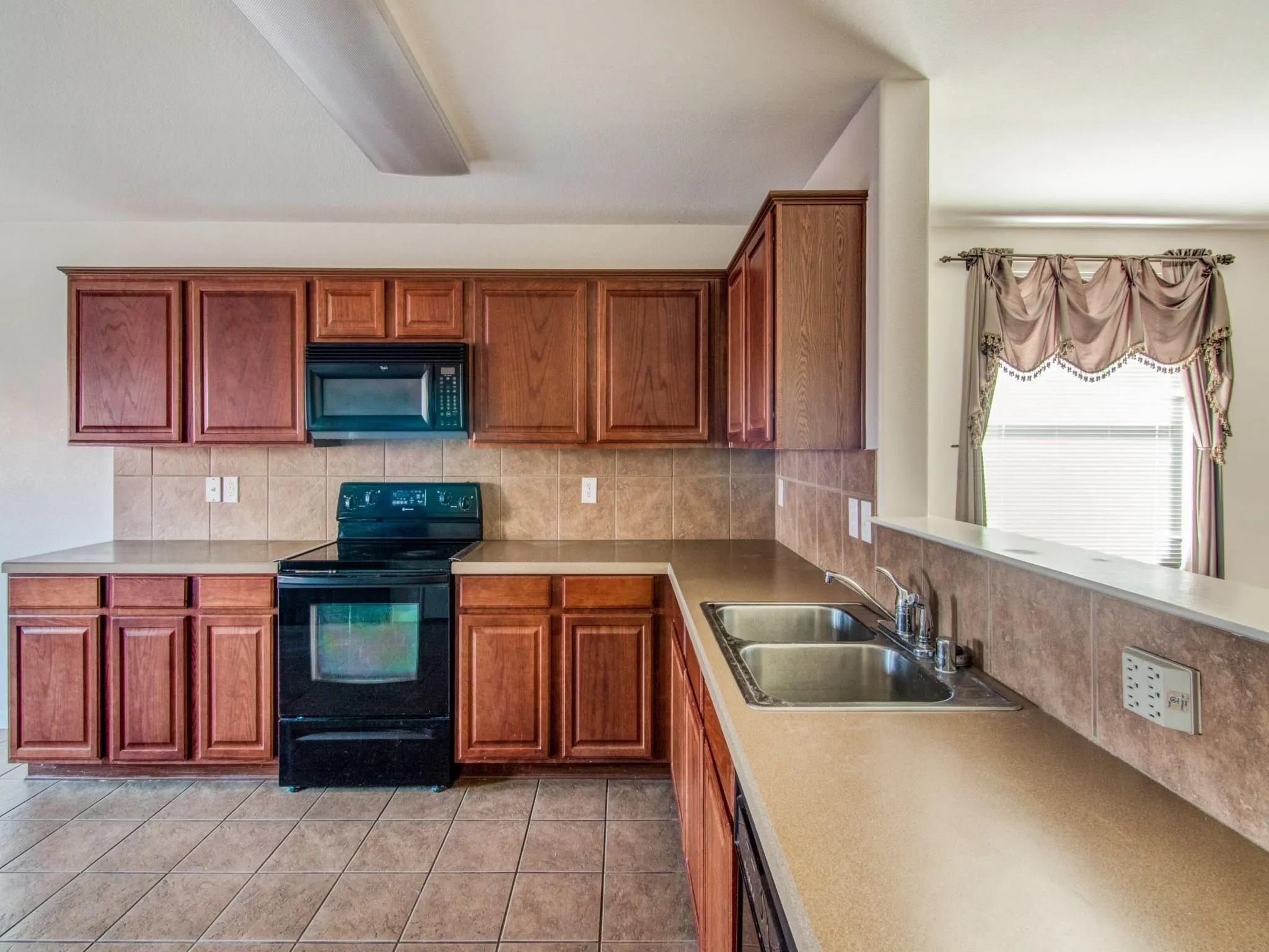 Single Family Residence For Rent in Collin County , 13120 Barbarosa Drive, Frisco, Texas 75035, 3 Bedroom, 2 Bathroom, 2 Garage spaces, 1,883 Sqft, built in 2005, mls#21386525, Real Estate Agent in Frisco, Homes For Rent in Collin county, Homes For Rent in Frisco, Realtor in Frisco Texas, Real Estate Brokerage Independent Realty Texas, Luminita Cordes Realtor