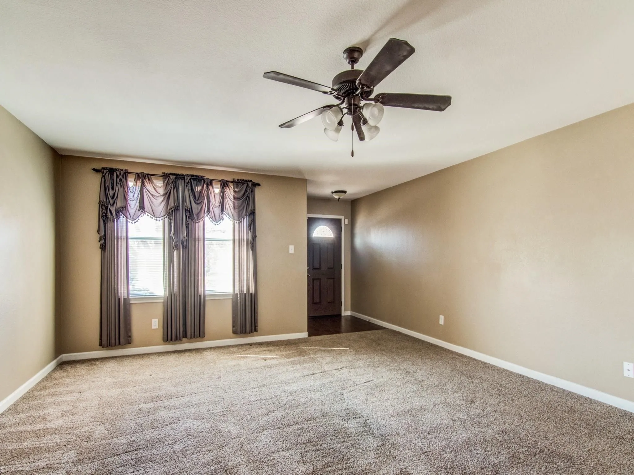 Single Family Residence For Rent in Collin County , 13120 Barbarosa Drive, Frisco, Texas 75035, 3 Bedroom, 2 Bathroom, 2 Garage spaces, 1,883 Sqft, built in 2005, mls#21386525, Real Estate Agent in Frisco, Homes For Rent in Collin county, Homes For Rent in Frisco, Realtor in Frisco Texas, Real Estate Brokerage Independent Realty Texas, Luminita Cordes Realtor