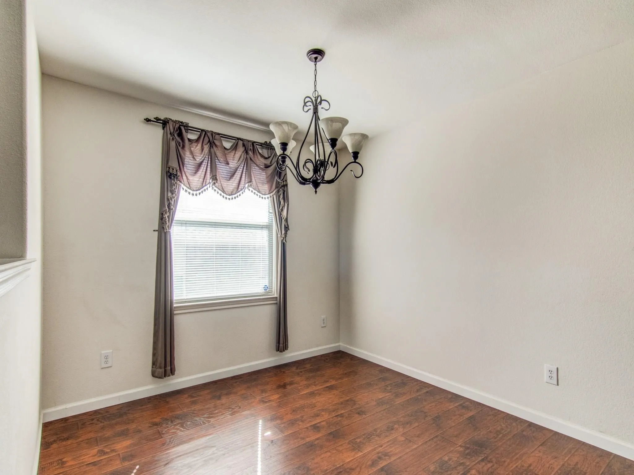 Single Family Residence For Rent in Collin County , 13120 Barbarosa Drive, Frisco, Texas 75035, 3 Bedroom, 2 Bathroom, 2 Garage spaces, 1,883 Sqft, built in 2005, mls#21386525, Real Estate Agent in Frisco, Homes For Rent in Collin county, Homes For Rent in Frisco, Realtor in Frisco Texas, Real Estate Brokerage Independent Realty Texas, Luminita Cordes Realtor