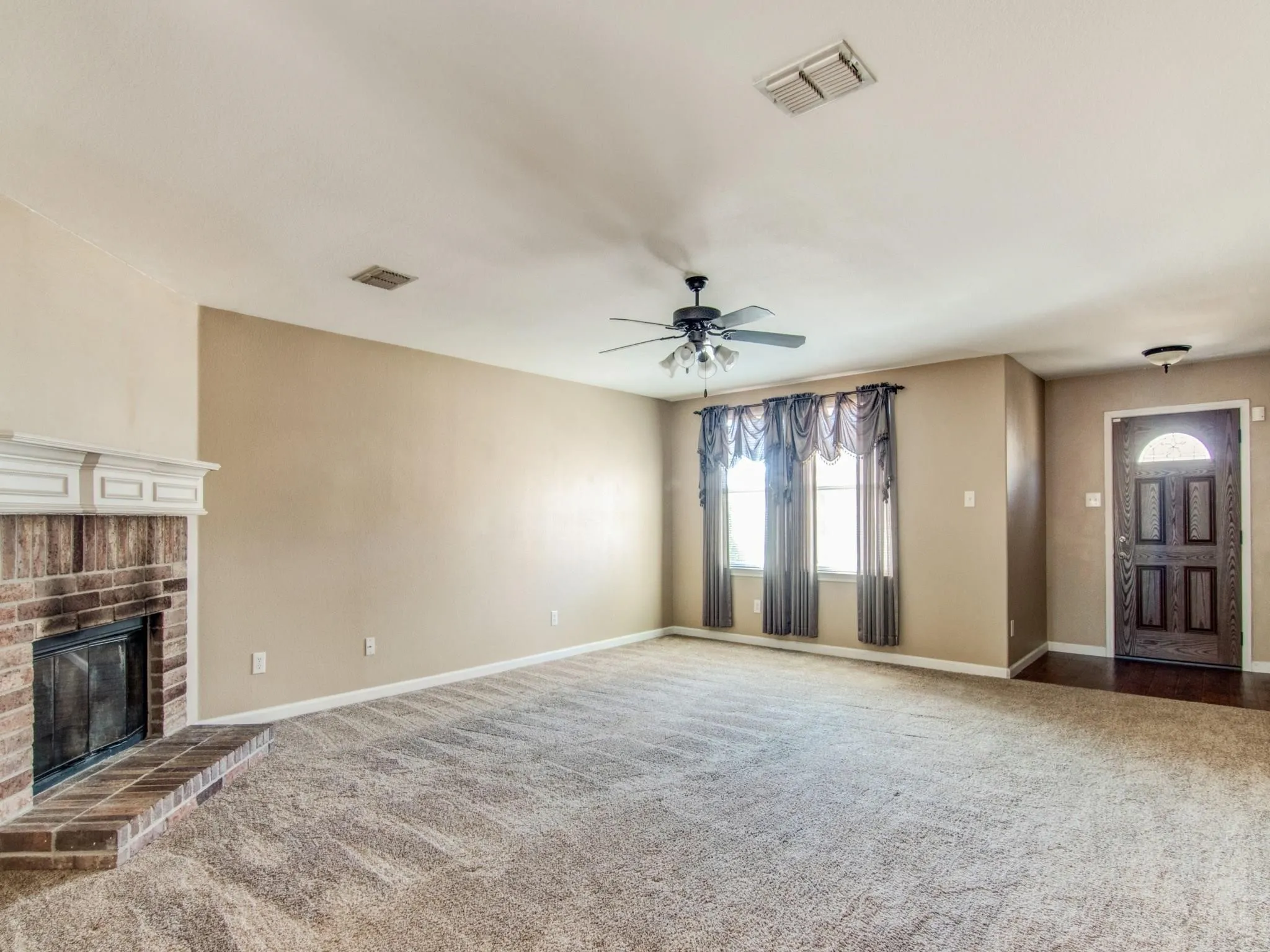 Single Family Residence For Rent in Collin County , 13120 Barbarosa Drive, Frisco, Texas 75035, 3 Bedroom, 2 Bathroom, 2 Garage spaces, 1,883 Sqft, built in 2005, mls#21386525, Real Estate Agent in Frisco, Homes For Rent in Collin county, Homes For Rent in Frisco, Realtor in Frisco Texas, Real Estate Brokerage Independent Realty Texas, Luminita Cordes Realtor