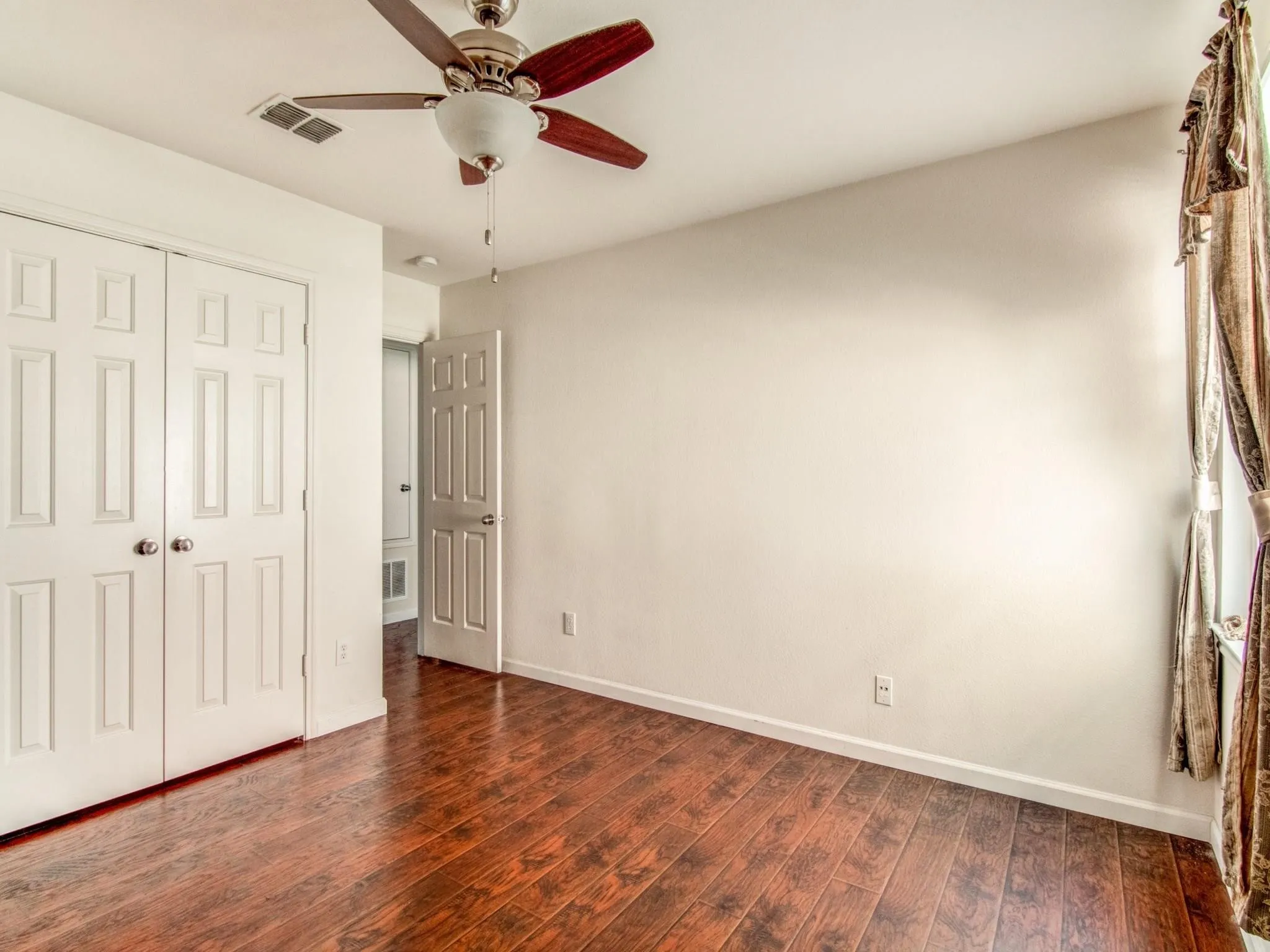 Single Family Residence For Rent in Collin County , 13120 Barbarosa Drive, Frisco, Texas 75035, 3 Bedroom, 2 Bathroom, 2 Garage spaces, 1,883 Sqft, built in 2005, mls#21386525, Real Estate Agent in Frisco, Homes For Rent in Collin county, Homes For Rent in Frisco, Realtor in Frisco Texas, Real Estate Brokerage Independent Realty Texas, Luminita Cordes Realtor