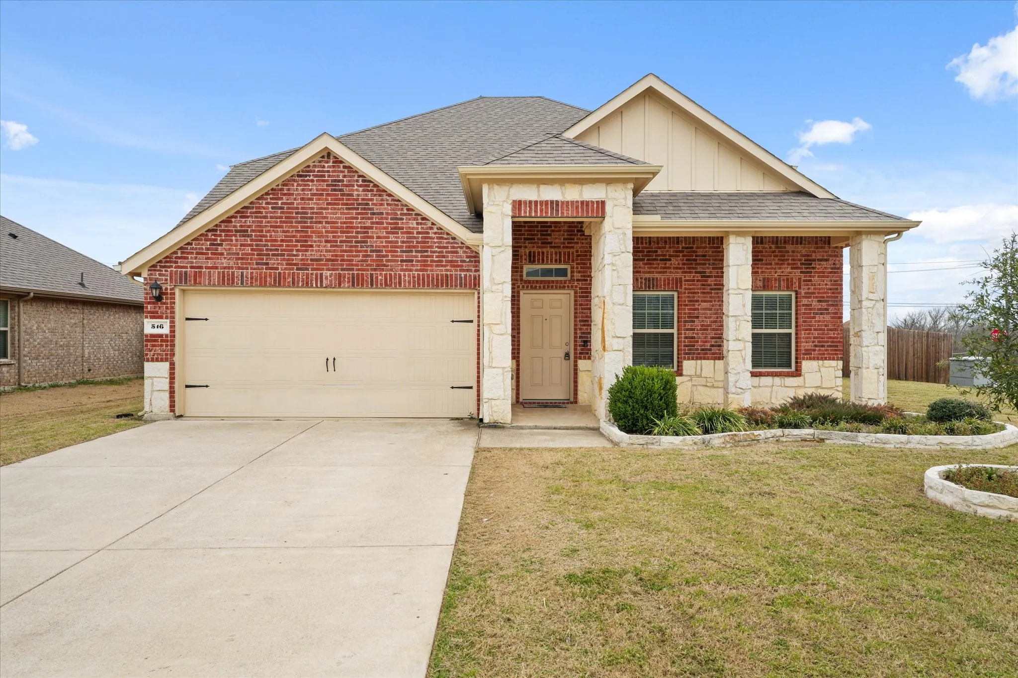 Single Family Residence For Rent in Ellis County , 516 Clearlake Drive, Waxahachie, Texas 75165, 4 Bedroom, 3 Bathroom, 2 Garage spaces, 2,640 Sqft, built in 2018, mls#21384929, Real Estate Agent in Waxahachie, Homes For Rent in Ellis county, Homes For Rent in Waxahachie, Realtor in Waxahachie Texas, Real Estate Brokerage Independent Realty Texas, Luminita Cordes Realtor