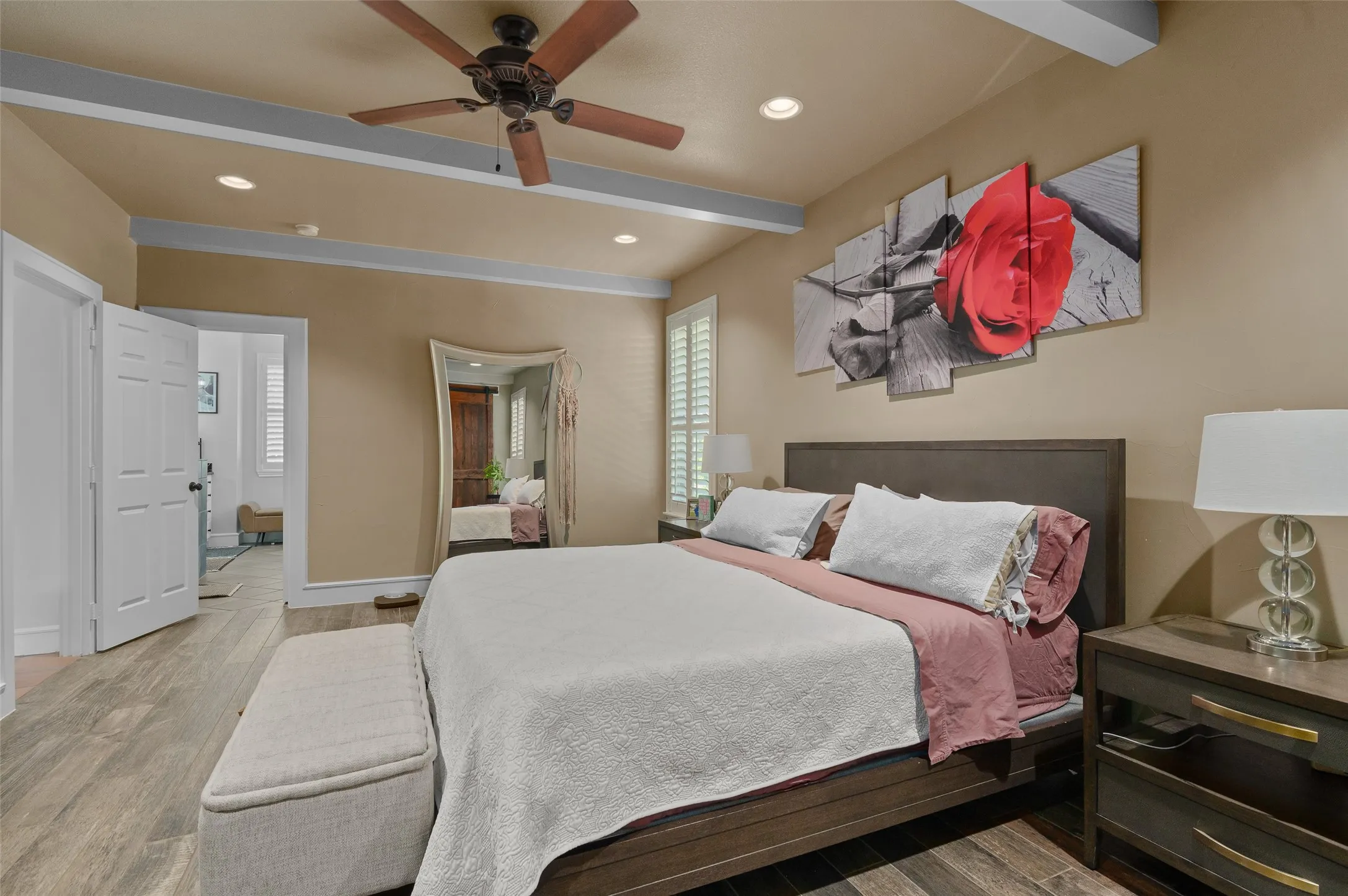 Single Family Residence For Sale in Tarrant County , 1601 Minnie Lane, Bedford, Texas 76022, 4 Bedroom, 3 Bathroom, 2 Garage spaces, 3,167 Sqft, built in 1999, mls#21378603, Real Estate Agent in Bedford, Homes For Sale in Tarrant county, Homes For Sale in Bedford, Realtor in Bedford Texas, Real Estate Brokerage Independent Realty Texas, Luminita Cordes Realtor