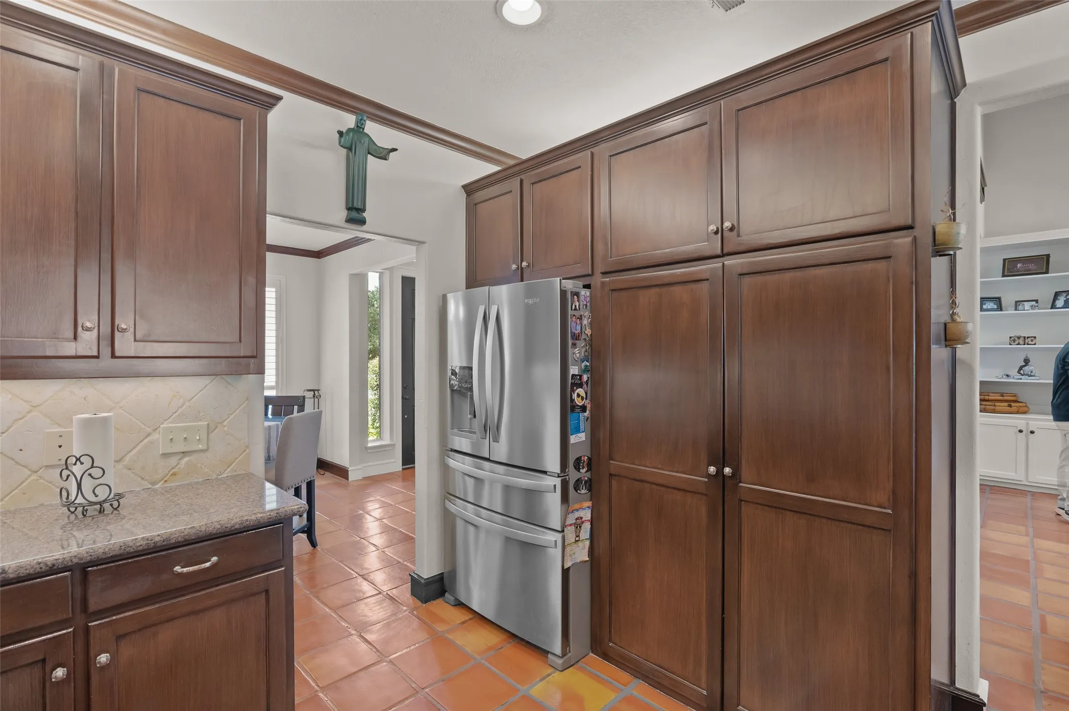 Single Family Residence For Sale in Tarrant County , 1601 Minnie Lane, Bedford, Texas 76022, 4 Bedroom, 3 Bathroom, 2 Garage spaces, 3,167 Sqft, built in 1999, mls#21378603, Real Estate Agent in Bedford, Homes For Sale in Tarrant county, Homes For Sale in Bedford, Realtor in Bedford Texas, Real Estate Brokerage Independent Realty Texas, Luminita Cordes Realtor