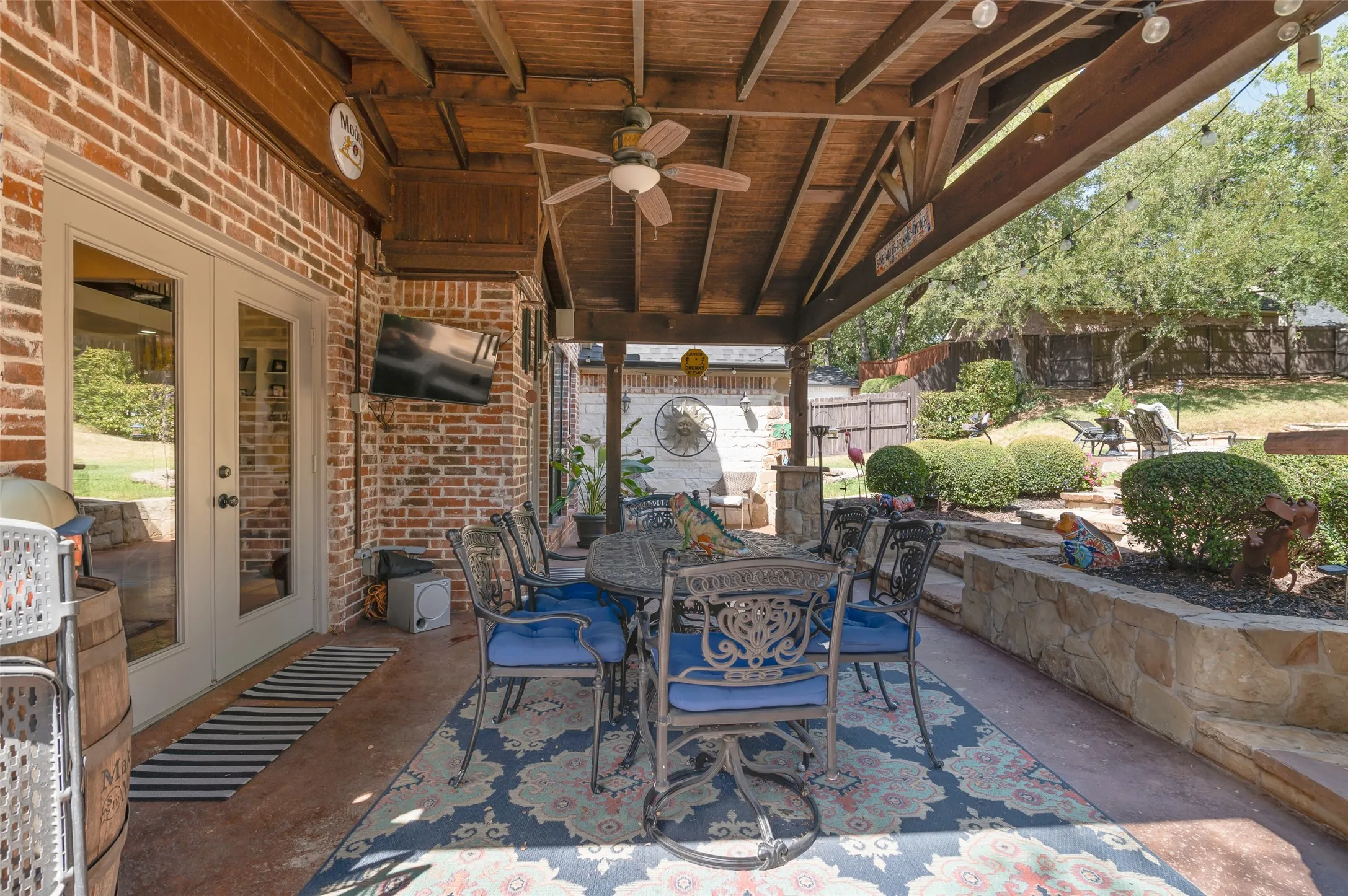 Single Family Residence For Sale in Tarrant County , 1601 Minnie Lane, Bedford, Texas 76022, 4 Bedroom, 3 Bathroom, 2 Garage spaces, 3,167 Sqft, built in 1999, mls#21378603, Real Estate Agent in Bedford, Homes For Sale in Tarrant county, Homes For Sale in Bedford, Realtor in Bedford Texas, Real Estate Brokerage Independent Realty Texas, Luminita Cordes Realtor