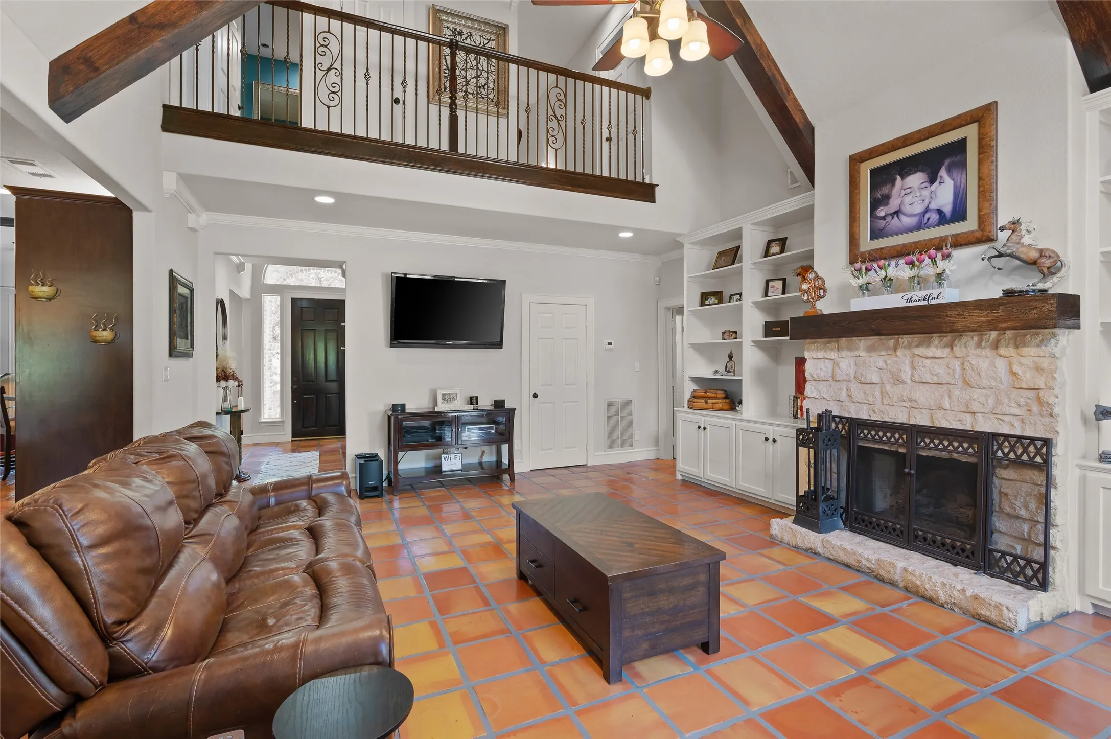 Single Family Residence For Sale in Tarrant County , 1601 Minnie Lane, Bedford, Texas 76022, 4 Bedroom, 3 Bathroom, 2 Garage spaces, 3,167 Sqft, built in 1999, mls#21378603, Real Estate Agent in Bedford, Homes For Sale in Tarrant county, Homes For Sale in Bedford, Realtor in Bedford Texas, Real Estate Brokerage Independent Realty Texas, Luminita Cordes Realtor