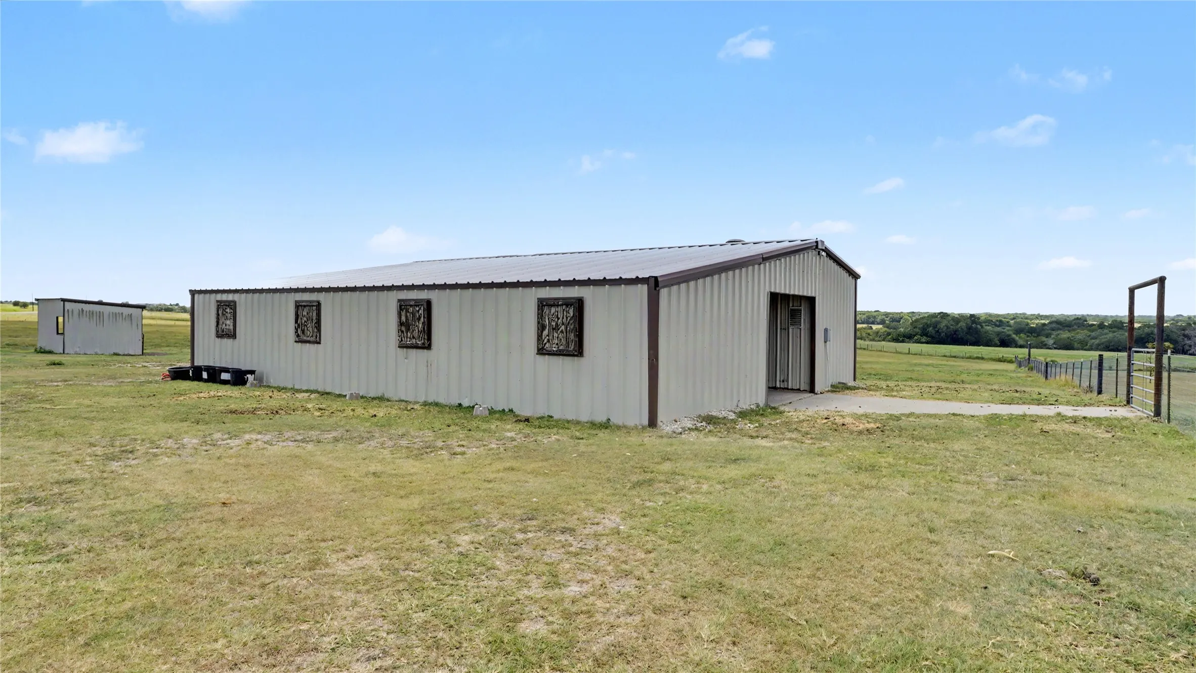 Single Family Residence For Sale in Bell County , 8462 Bell Meadows Boulevard, Belton, Texas 76513, 4 Bedroom, 2 Bathroom, 2 Garage spaces, 1,888 Sqft, built in 2003, mls#21386535, Real Estate Agent in Belton, Homes For Sale in Bell county, Homes For Sale in Belton, Realtor in Belton Texas, Real Estate Brokerage Independent Realty Texas, Luminita Cordes Realtor