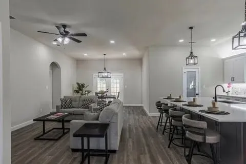 Single Family Residence For Sale in Tarrant County , 1336 E Fogg Street, Fort Worth, Texas 76115, 4 Bedroom, 3 Bathroom, 2 Garage spaces, 2,096 Sqft, built in 2023, mls#21386536, Real Estate Agent in Fort Worth, Homes For Sale in Tarrant county, Homes For Sale in Fort Worth, Realtor in Fort Worth Texas, Real Estate Brokerage Independent Realty Texas, Luminita Cordes Realtor