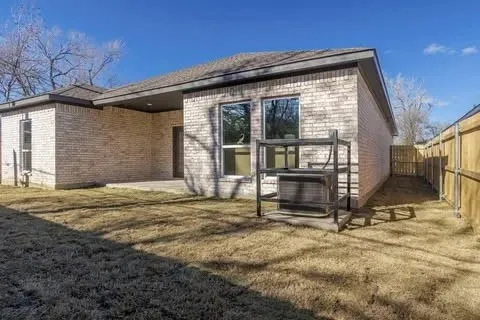 Single Family Residence For Sale in Tarrant County , 1336 E Fogg Street, Fort Worth, Texas 76115, 4 Bedroom, 3 Bathroom, 2 Garage spaces, 2,096 Sqft, built in 2023, mls#21386536, Real Estate Agent in Fort Worth, Homes For Sale in Tarrant county, Homes For Sale in Fort Worth, Realtor in Fort Worth Texas, Real Estate Brokerage Independent Realty Texas, Luminita Cordes Realtor
