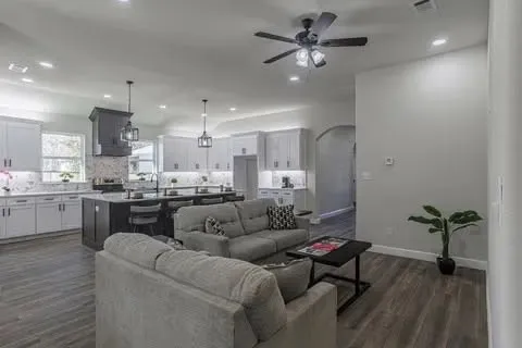 Single Family Residence For Sale in Tarrant County , 1336 E Fogg Street, Fort Worth, Texas 76115, 4 Bedroom, 3 Bathroom, 2 Garage spaces, 2,096 Sqft, built in 2023, mls#21386536, Real Estate Agent in Fort Worth, Homes For Sale in Tarrant county, Homes For Sale in Fort Worth, Realtor in Fort Worth Texas, Real Estate Brokerage Independent Realty Texas, Luminita Cordes Realtor