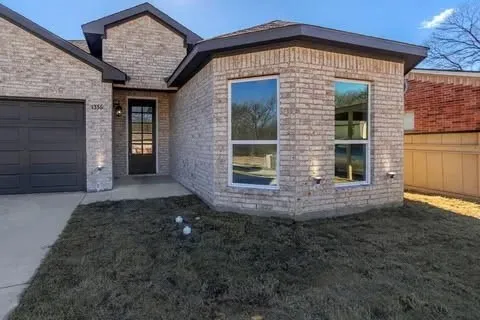 Single Family Residence For Sale in Tarrant County , 1336 E Fogg Street, Fort Worth, Texas 76115, 4 Bedroom, 3 Bathroom, 2 Garage spaces, 2,096 Sqft, built in 2023, mls#21386536, Real Estate Agent in Fort Worth, Homes For Sale in Tarrant county, Homes For Sale in Fort Worth, Realtor in Fort Worth Texas, Real Estate Brokerage Independent Realty Texas, Luminita Cordes Realtor