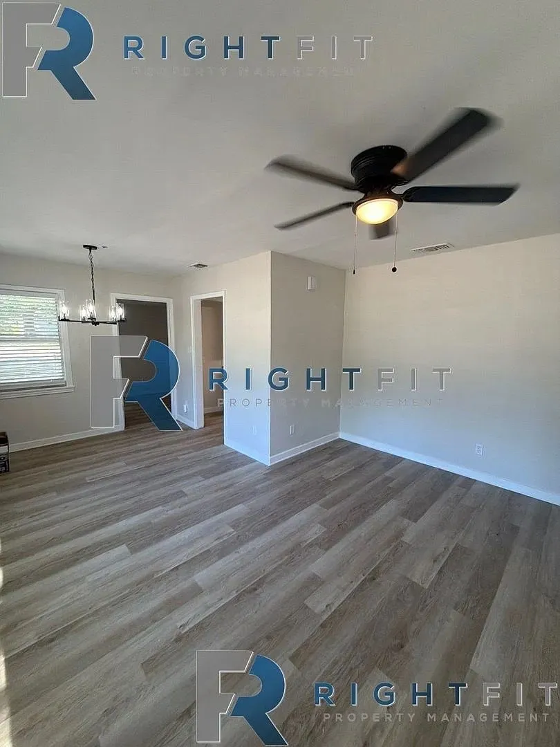 Single Family Residence For Sale in Bowie County , 3114 Anthony Drive, Texarkana, Texas 75503, 3 Bedroom, 1 Bathroom, Garage spaces, 1,056 Sqft, built in 0, mls#21386533, Real Estate Agent in Texarkana, Homes For Sale in Bowie county, Homes For Sale in Texarkana, Realtor in Texarkana Texas, Real Estate Brokerage Independent Realty Texas, Luminita Cordes Realtor