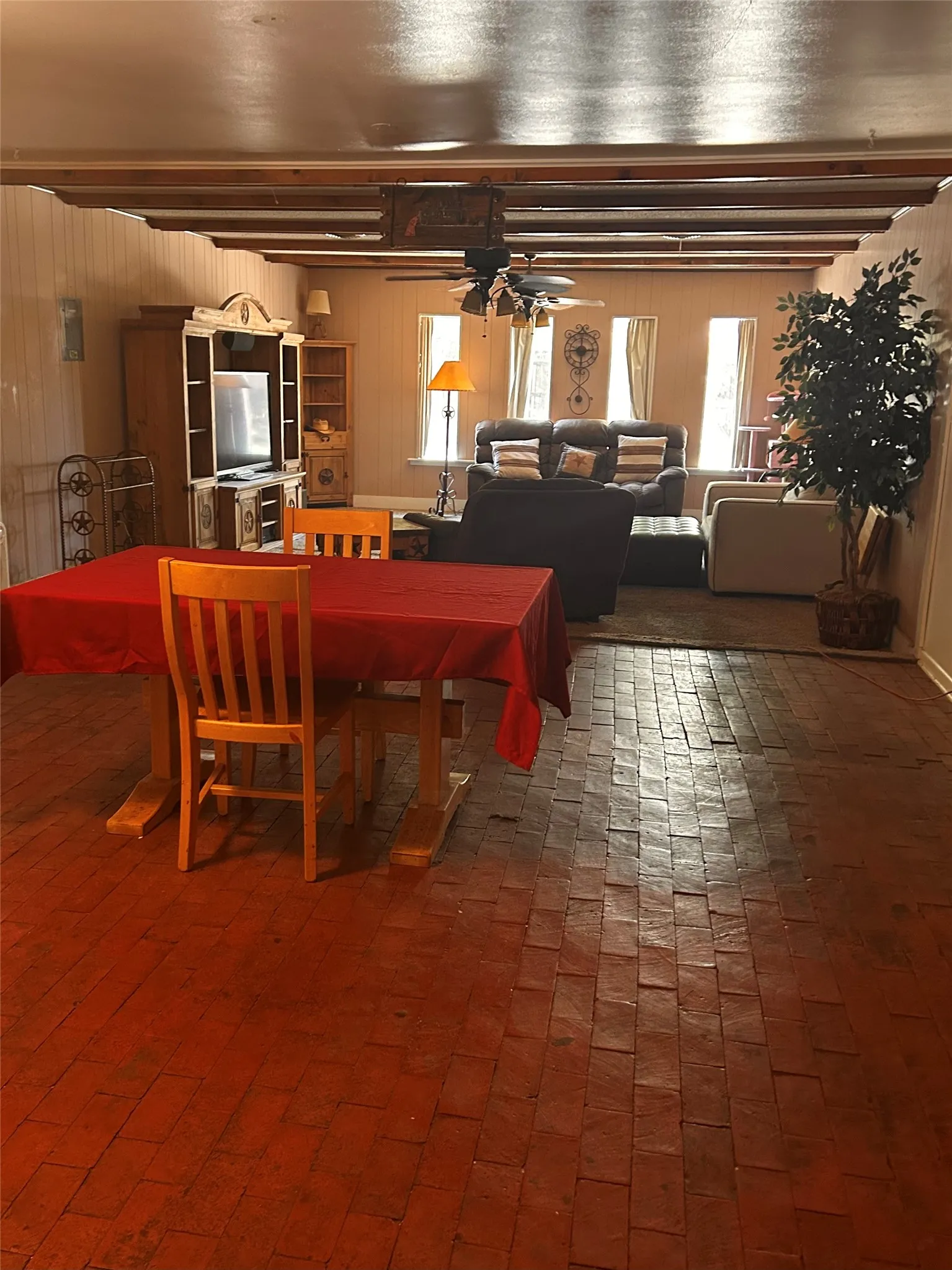 Single Family Residence For Sale in Taylor County , 4118 Concord Court, Abilene, Texas 79603, 3 Bedroom, 2 Bathroom, Garage spaces, 2,370 Sqft, built in 1960, mls#21386540, Real Estate Agent in Abilene, Homes For Sale in Taylor county, Homes For Sale in Abilene, Realtor in Abilene Texas, Real Estate Brokerage Independent Realty Texas, Luminita Cordes Realtor