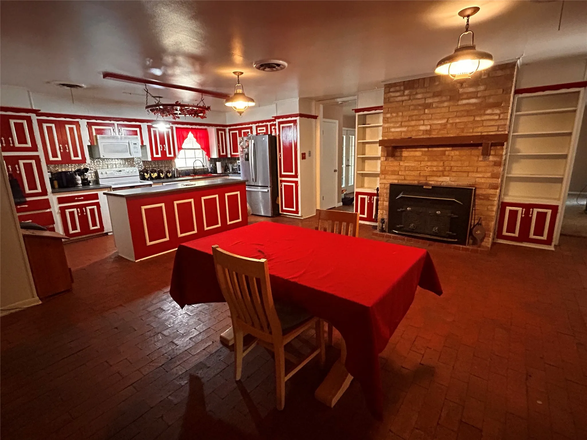 Single Family Residence For Sale in Taylor County , 4118 Concord Court, Abilene, Texas 79603, 3 Bedroom, 2 Bathroom, Garage spaces, 2,370 Sqft, built in 1960, mls#21386540, Real Estate Agent in Abilene, Homes For Sale in Taylor county, Homes For Sale in Abilene, Realtor in Abilene Texas, Real Estate Brokerage Independent Realty Texas, Luminita Cordes Realtor