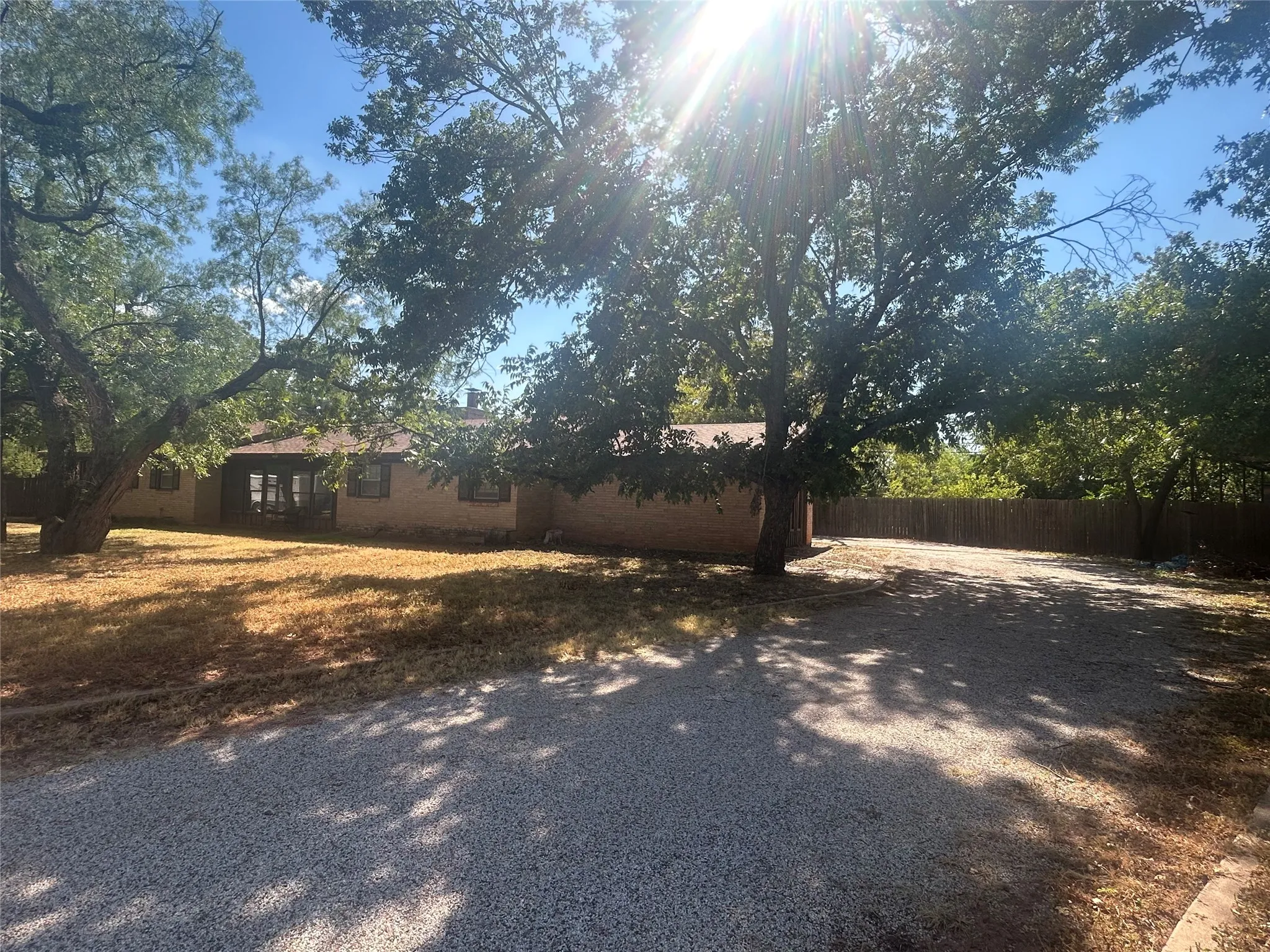 Single Family Residence For Sale in Taylor County , 4118 Concord Court, Abilene, Texas 79603, 3 Bedroom, 2 Bathroom, Garage spaces, 2,370 Sqft, built in 1960, mls#21386540, Real Estate Agent in Abilene, Homes For Sale in Taylor county, Homes For Sale in Abilene, Realtor in Abilene Texas, Real Estate Brokerage Independent Realty Texas, Luminita Cordes Realtor