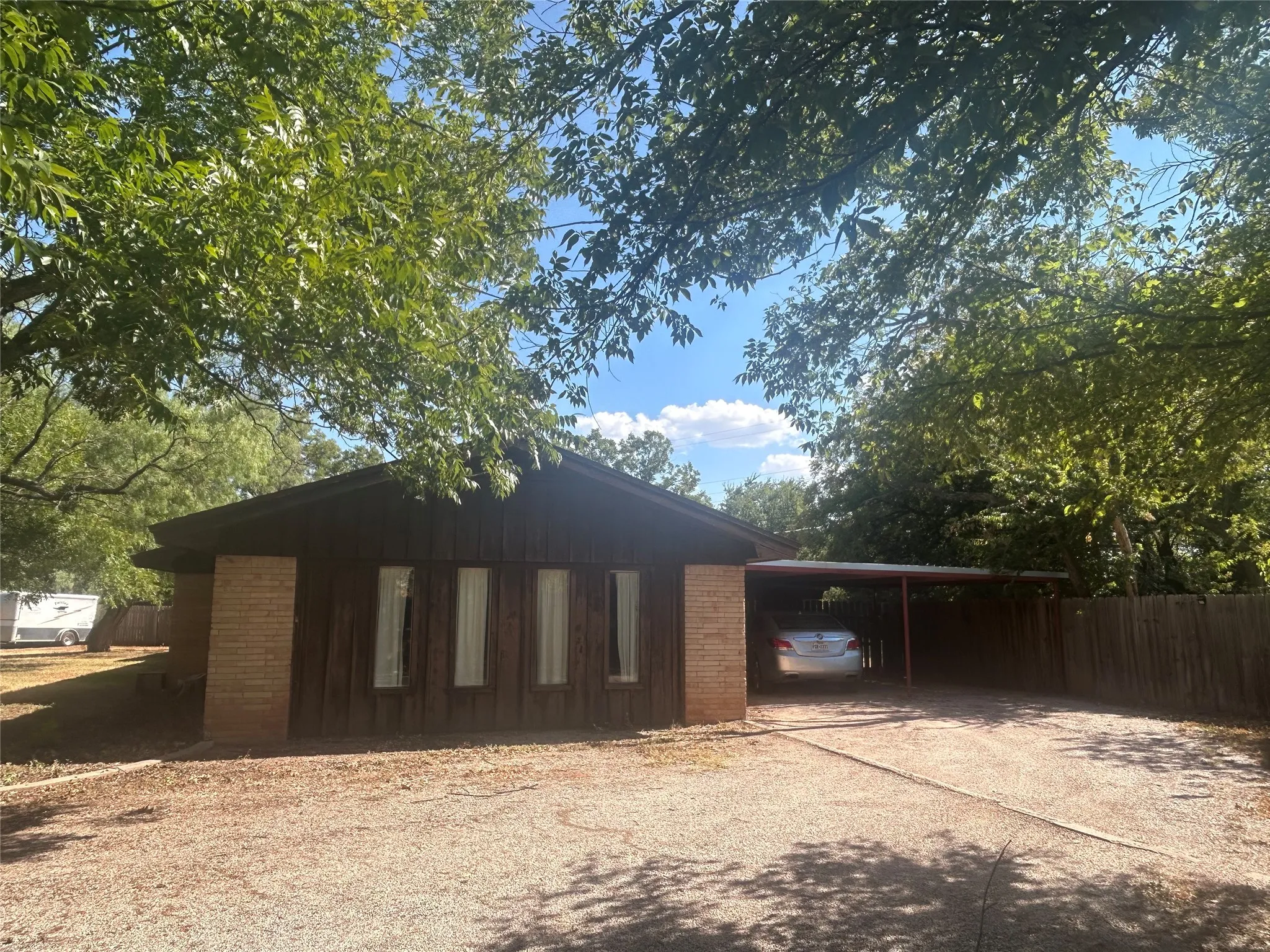 Single Family Residence For Sale in Taylor County , 4118 Concord Court, Abilene, Texas 79603, 3 Bedroom, 2 Bathroom, Garage spaces, 2,370 Sqft, built in 1960, mls#21386540, Real Estate Agent in Abilene, Homes For Sale in Taylor county, Homes For Sale in Abilene, Realtor in Abilene Texas, Real Estate Brokerage Independent Realty Texas, Luminita Cordes Realtor