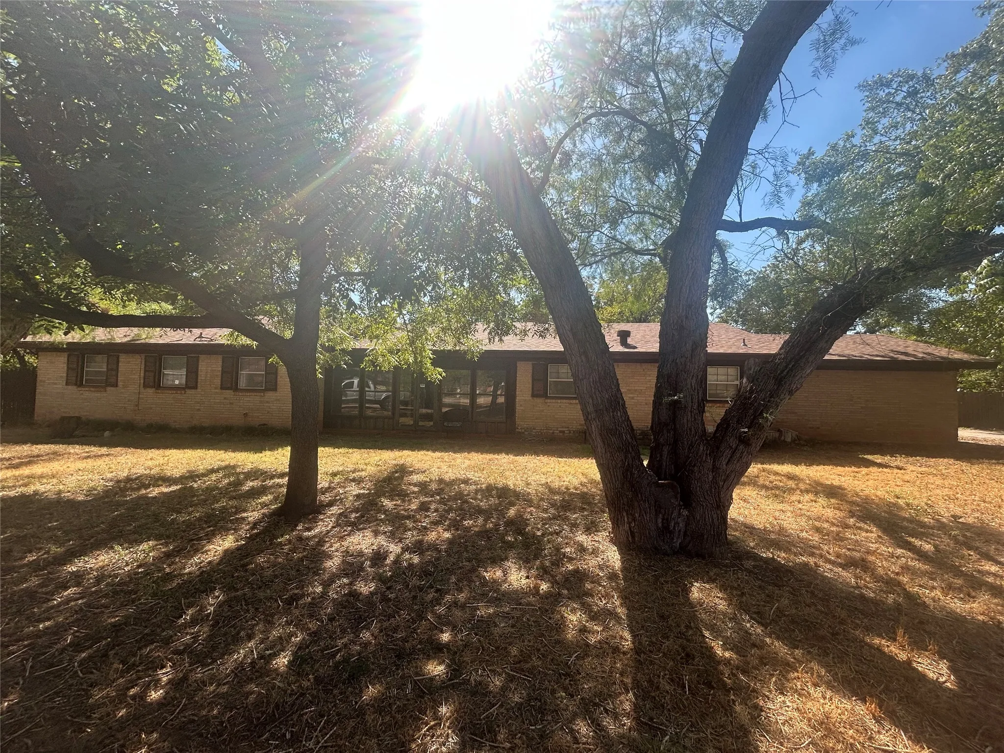 Single Family Residence For Sale in Taylor County , 4118 Concord Court, Abilene, Texas 79603, 3 Bedroom, 2 Bathroom, Garage spaces, 2,370 Sqft, built in 1960, mls#21386540, Real Estate Agent in Abilene, Homes For Sale in Taylor county, Homes For Sale in Abilene, Realtor in Abilene Texas, Real Estate Brokerage Independent Realty Texas, Luminita Cordes Realtor